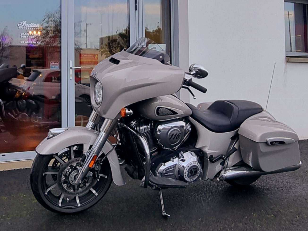 Indian CHIEFTAIN LIMITED CHIEFTAIN LIMITED &quot;SILVER QUARTZ METALLIC&quot; 2022 vue 3/4 droite