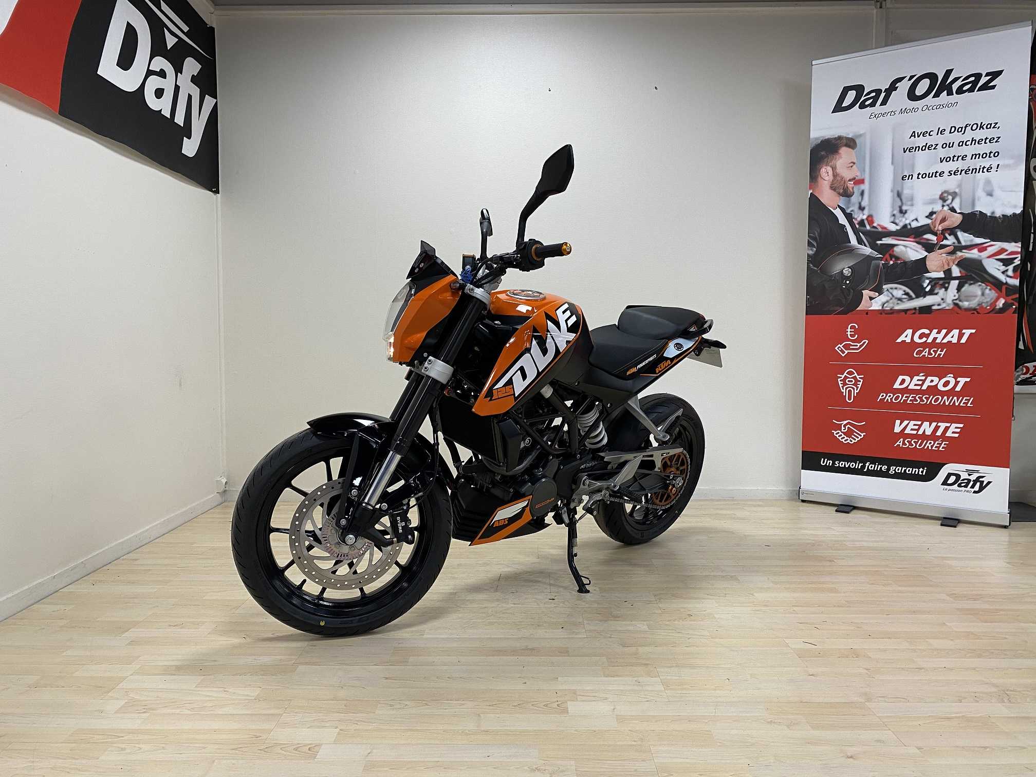 KTM 125 Duke 2014 HD vue avant