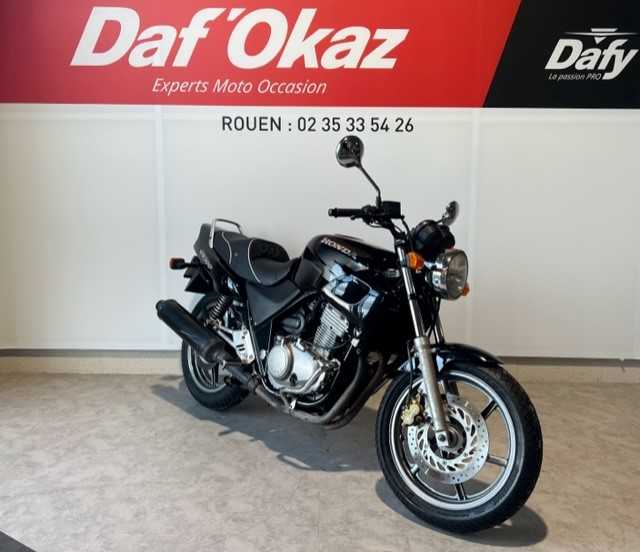 Honda CB 500 1998 vue 3/4 droite