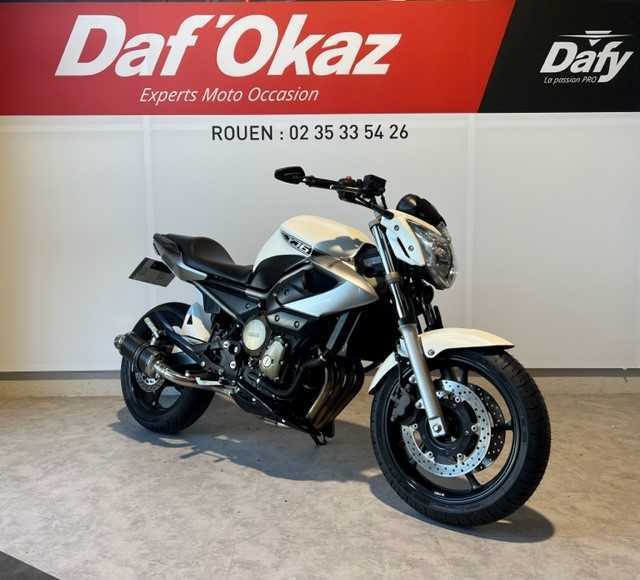 Yamaha XJ6 N 2010 HD vue 3/4 droite