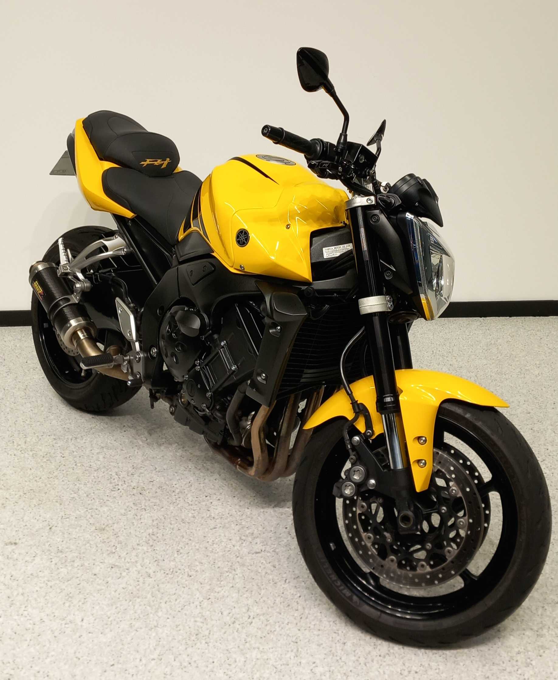 Yamaha FZ1 N 2006 HD vue 3/4 droite