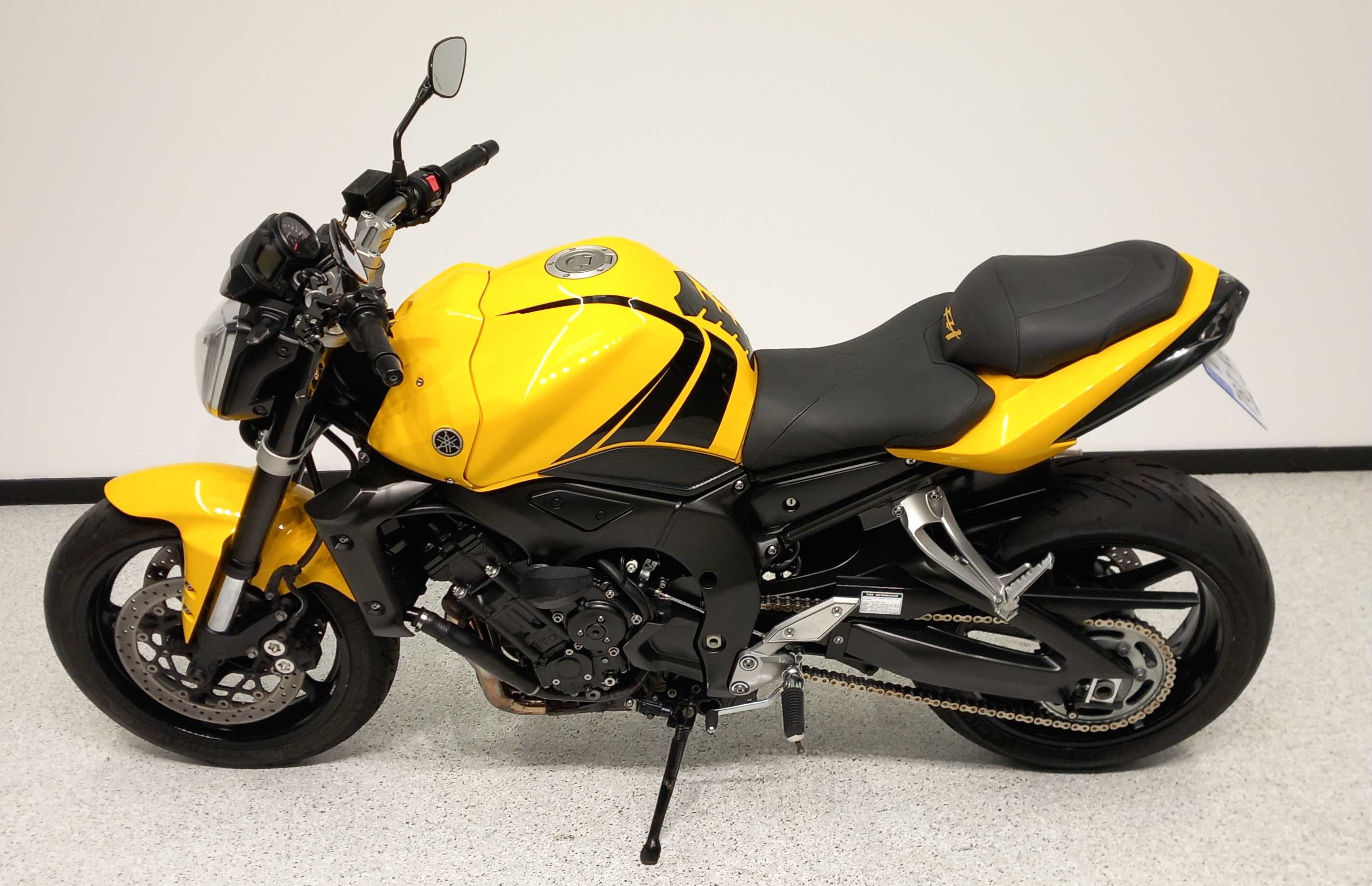 Yamaha FZ1 N 2006 HD vue gauche