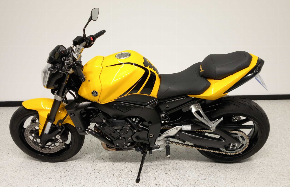 Yamaha FZ1 N 2006 vue gauche