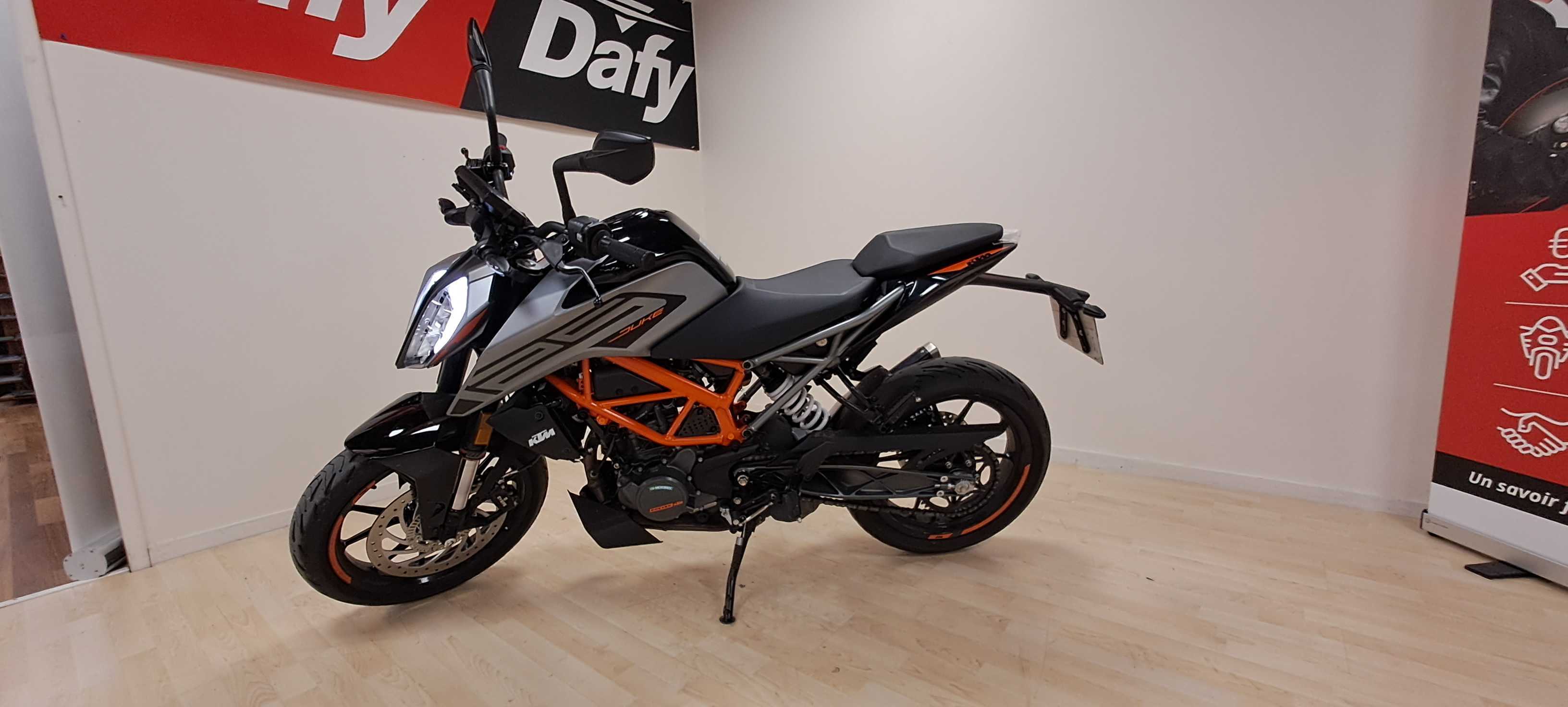 KTM 125 Duke 2021 HD vue avant