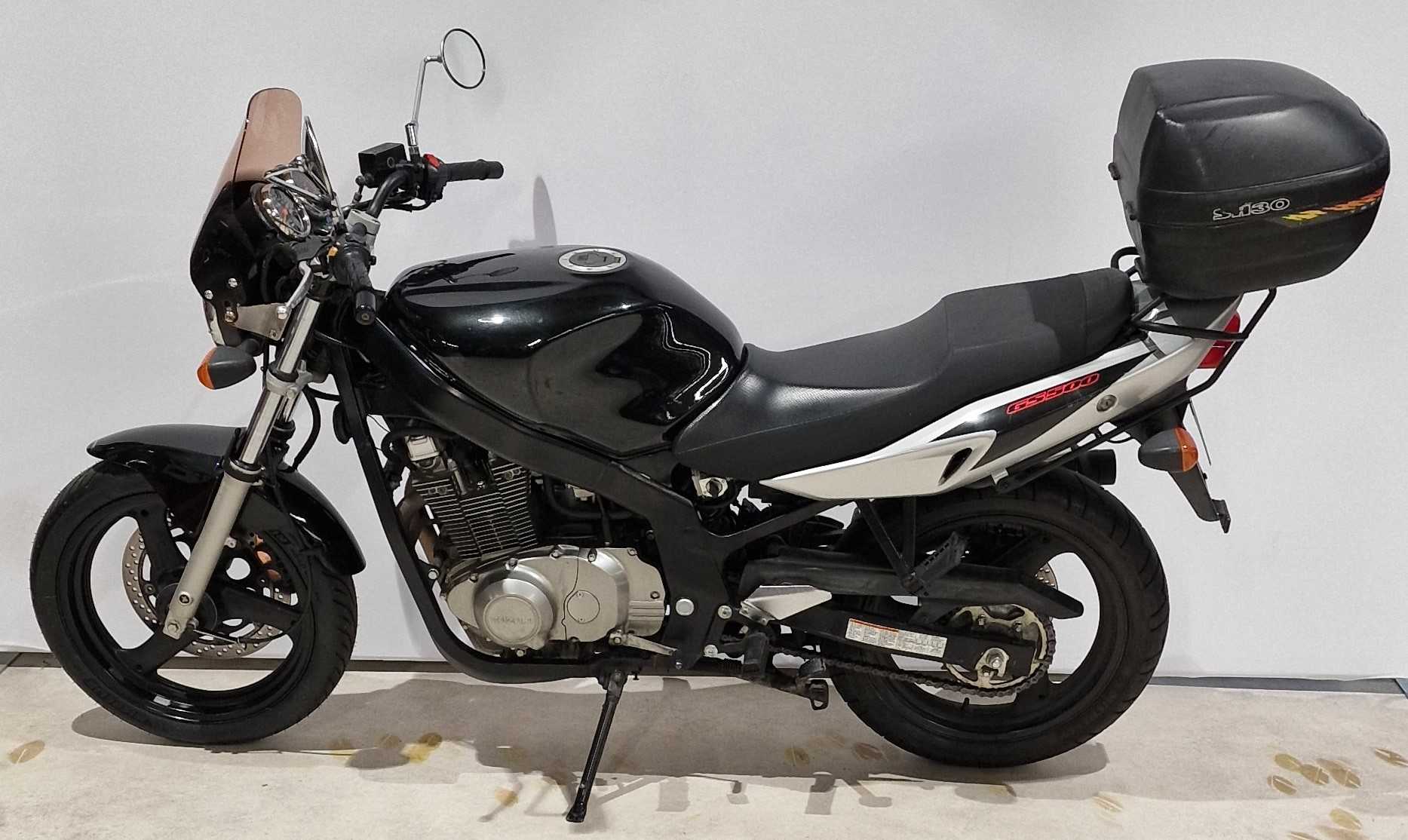 Suzuki GS 500 E 2006 HD vue gauche