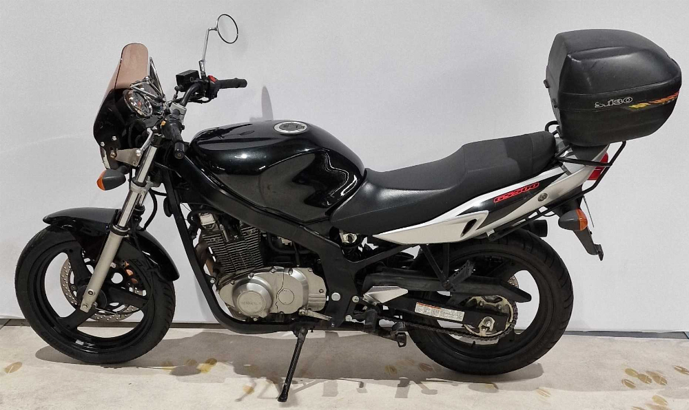 Suzuki GS 500 E 2006 vue gauche