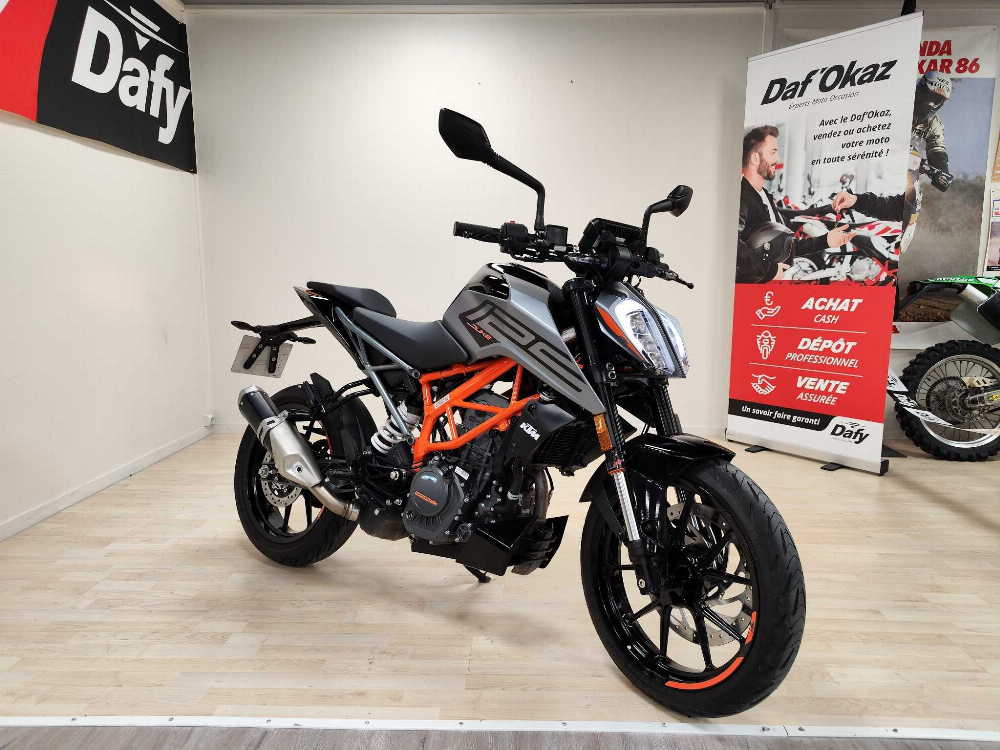 KTM 125 Duke 2021 vue 3/4 droite