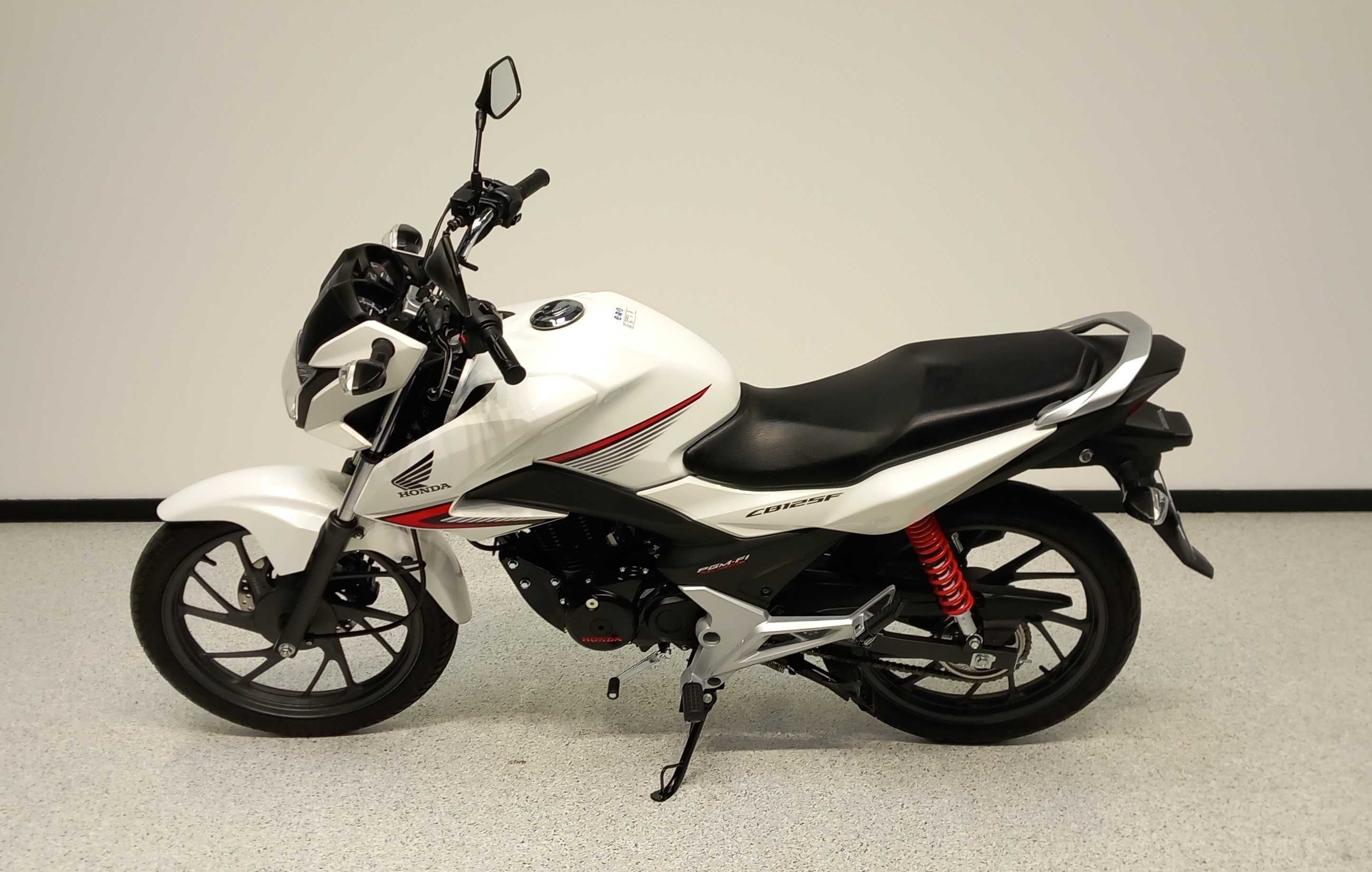 Honda CB 125 F (GLR) 2015 HD vue gauche