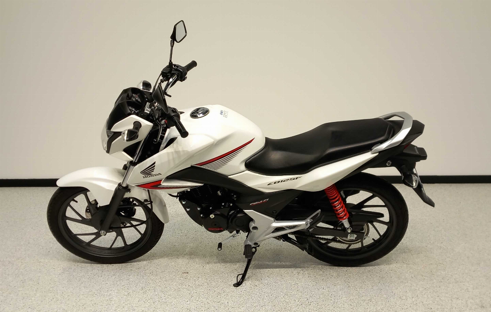 Honda CB 125 F (GLR) 2015 vue gauche