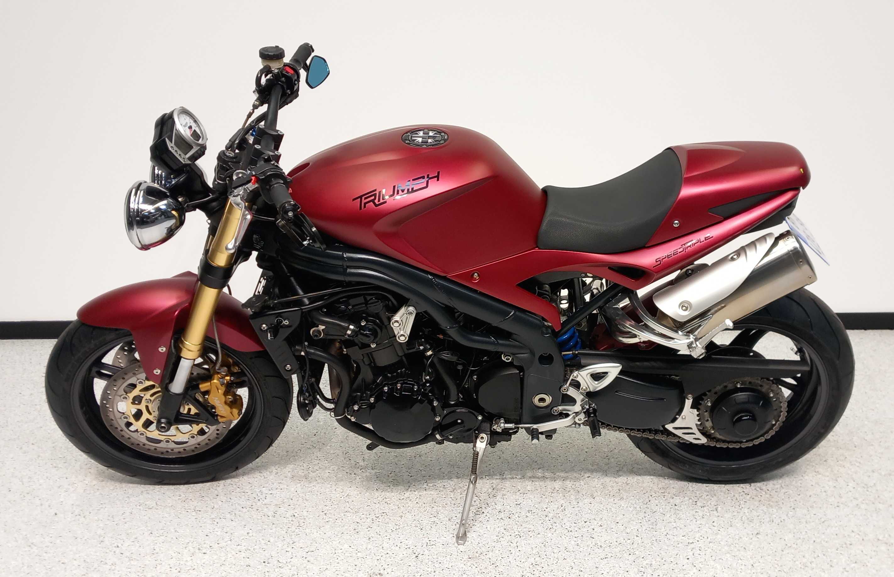 Triumph 1050 Speed Triple 2006 HD vue gauche