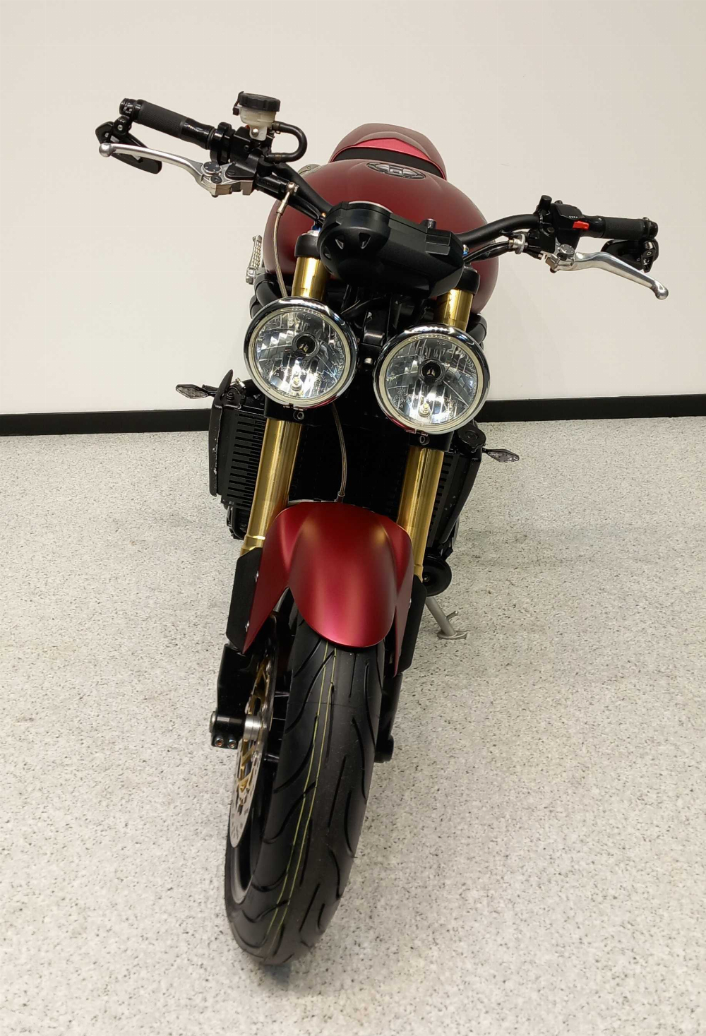 Triumph 1050 Speed Triple 2006 vue avant