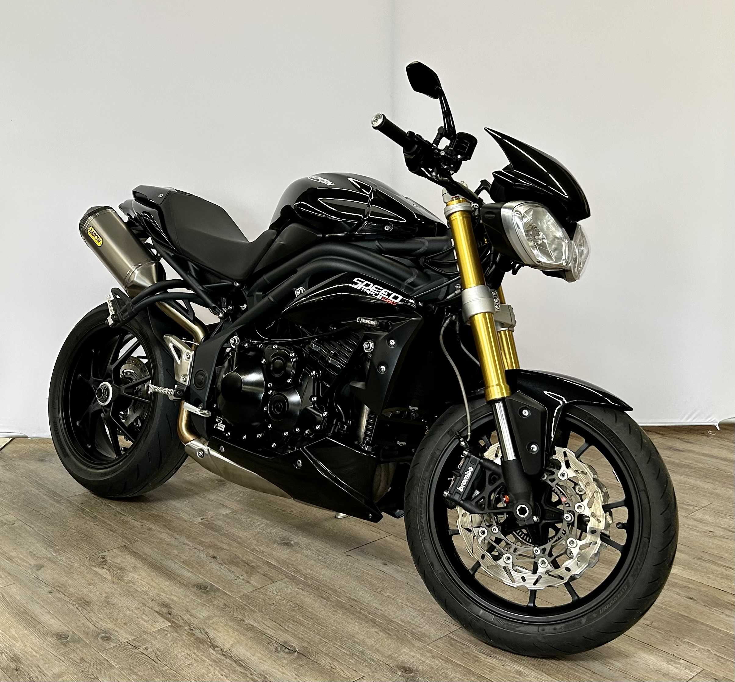 Triumph 1050 Speed Triple ABS 2011 HD vue 3/4 droite