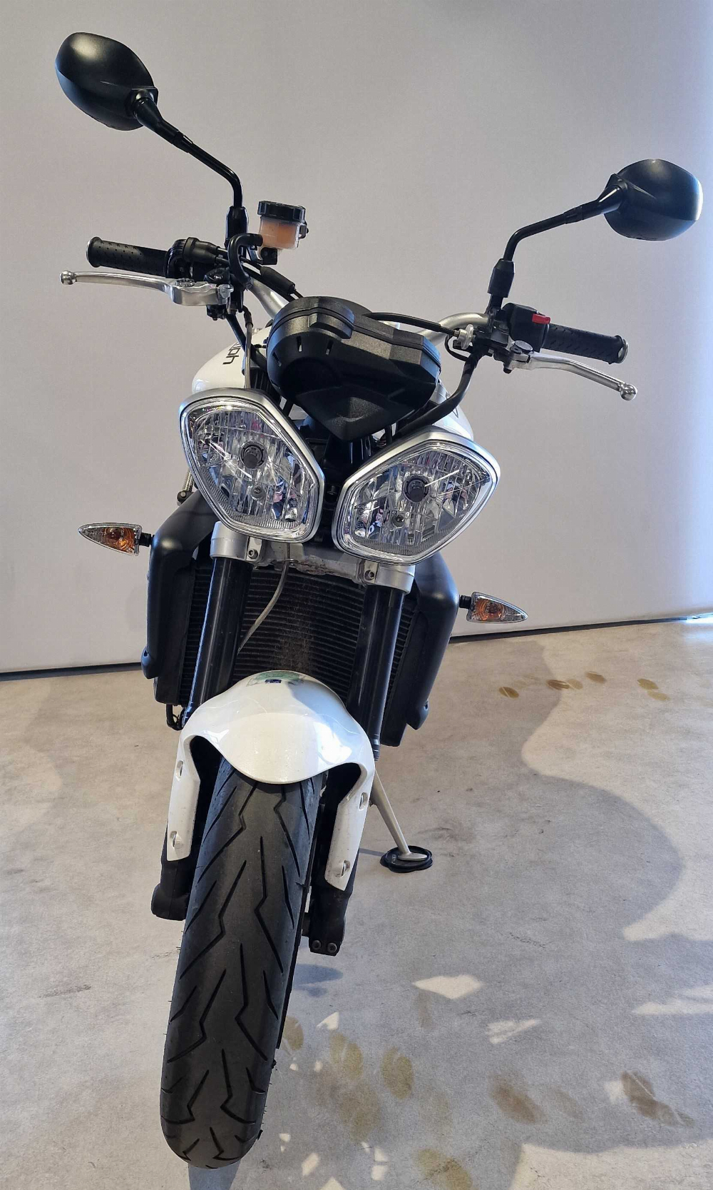 Triumph Street Triple R 2011 vue avant