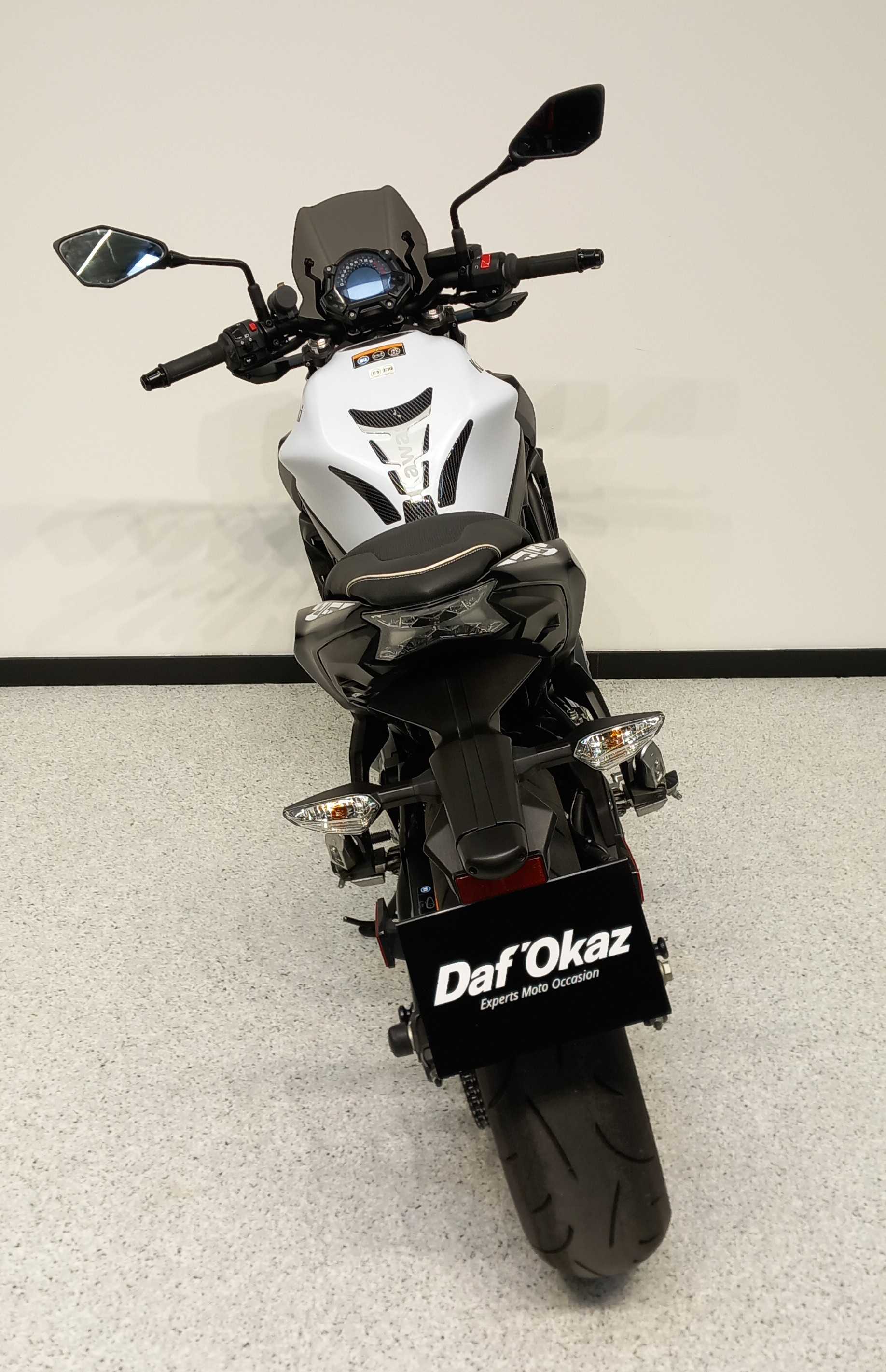 Kawasaki Z 650 2019 HD vue arrière