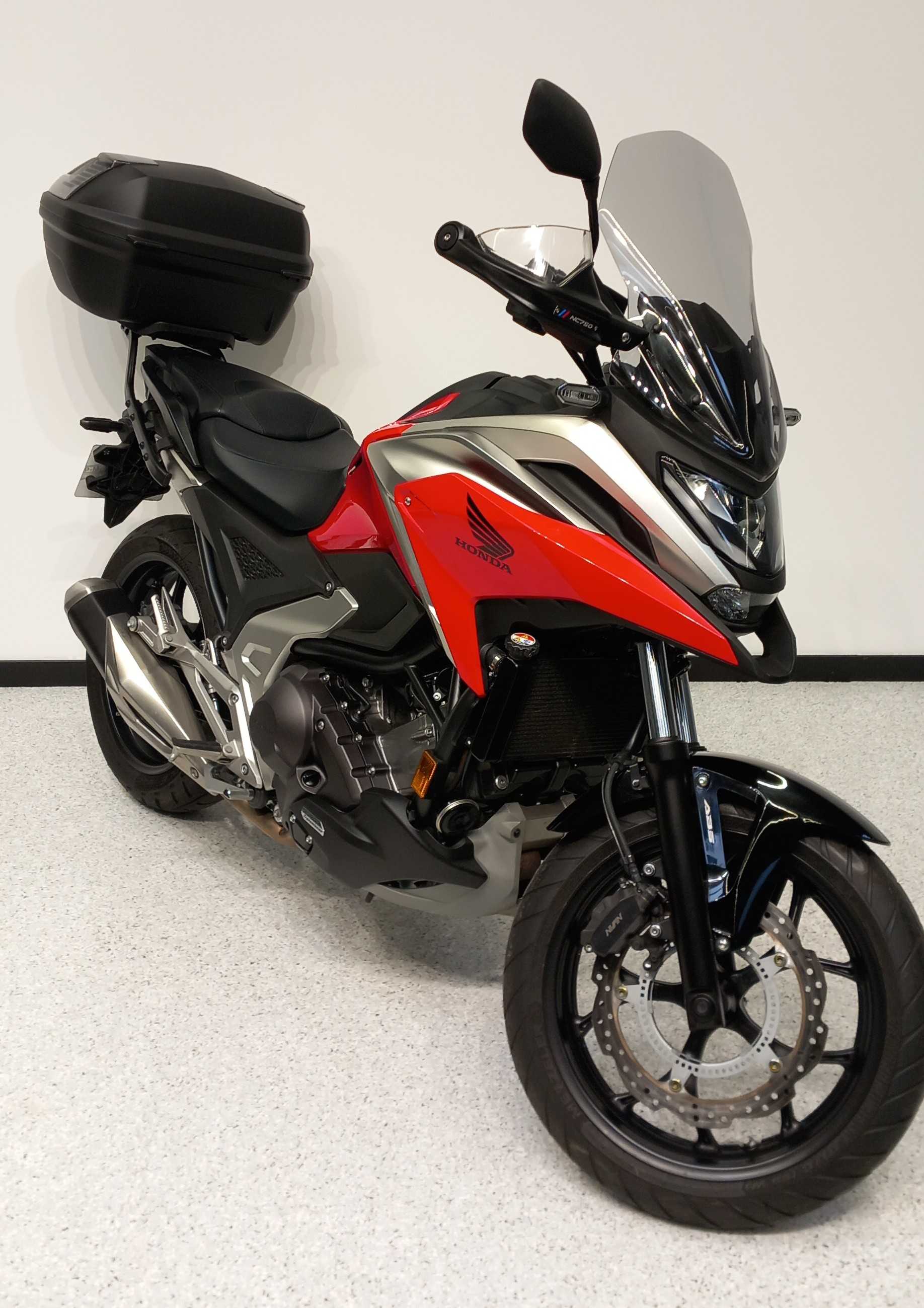 Honda NC 750 X DCT 2021 HD vue 3/4 droite