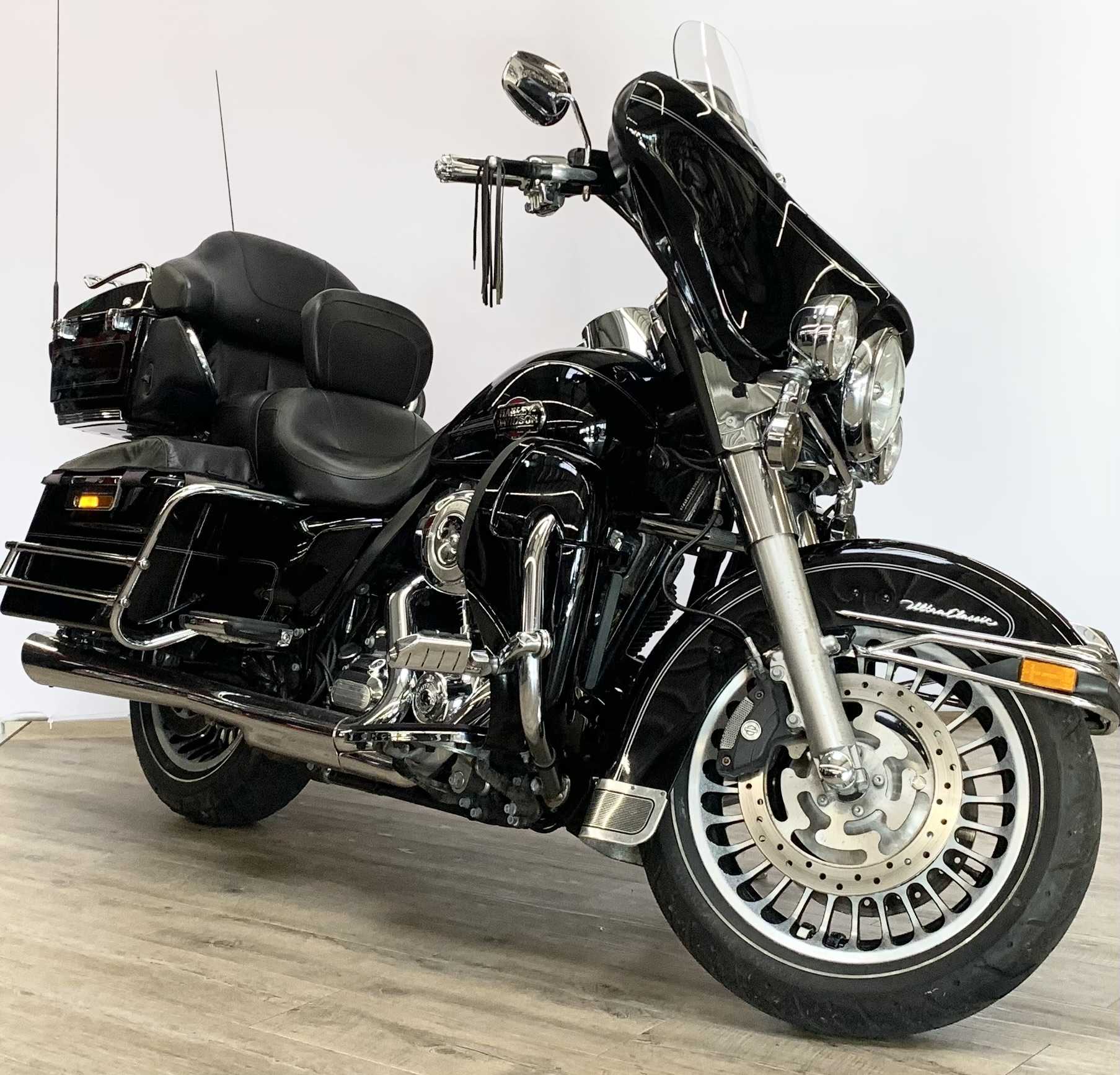 Harley-Davidson FLH ELECTRA ULTRA CLASSIC 2013 HD vue 3/4 droite