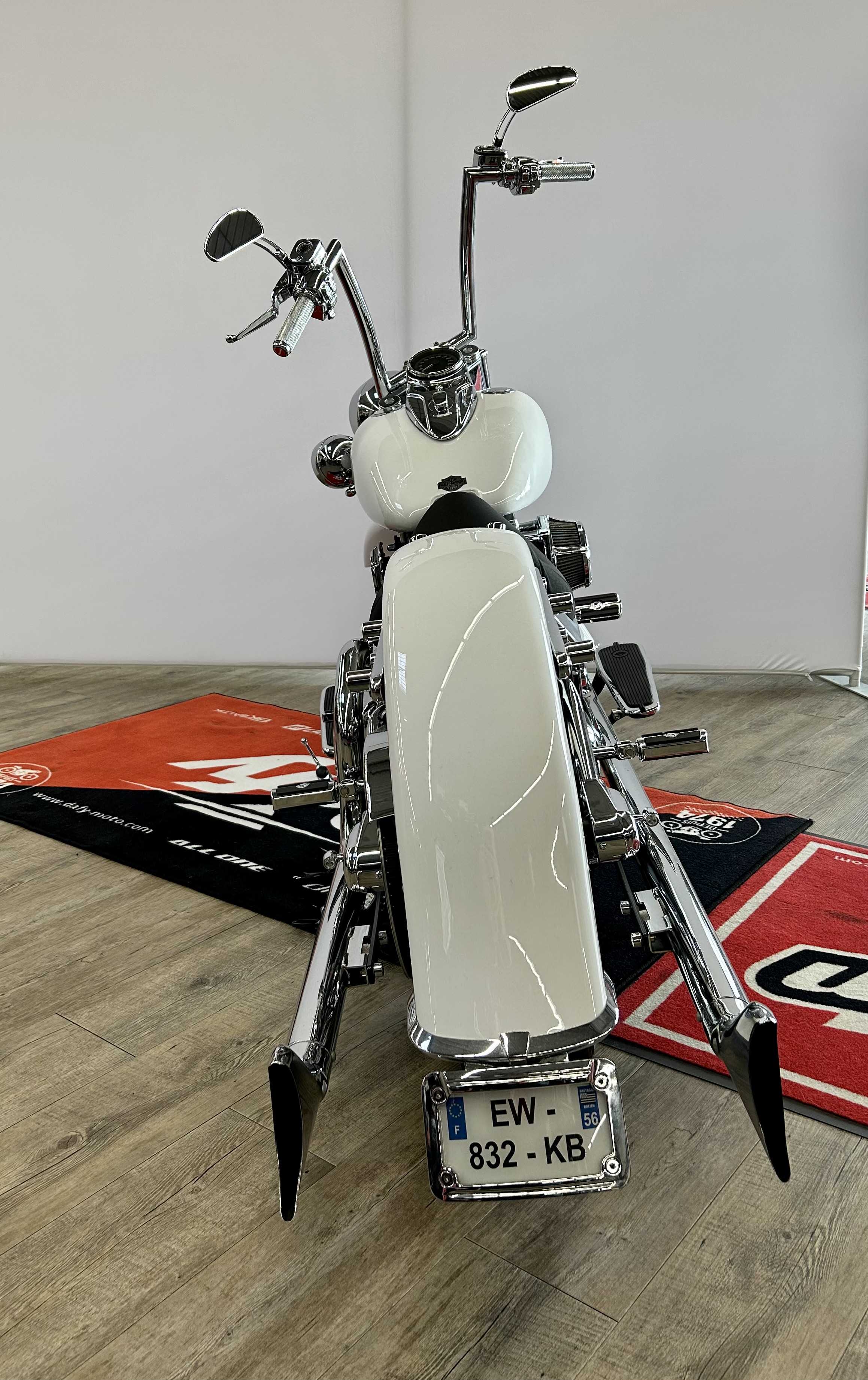 Harley-Davidson FLSTN SOFTAIL DELUXE 2018 HD vue arrière