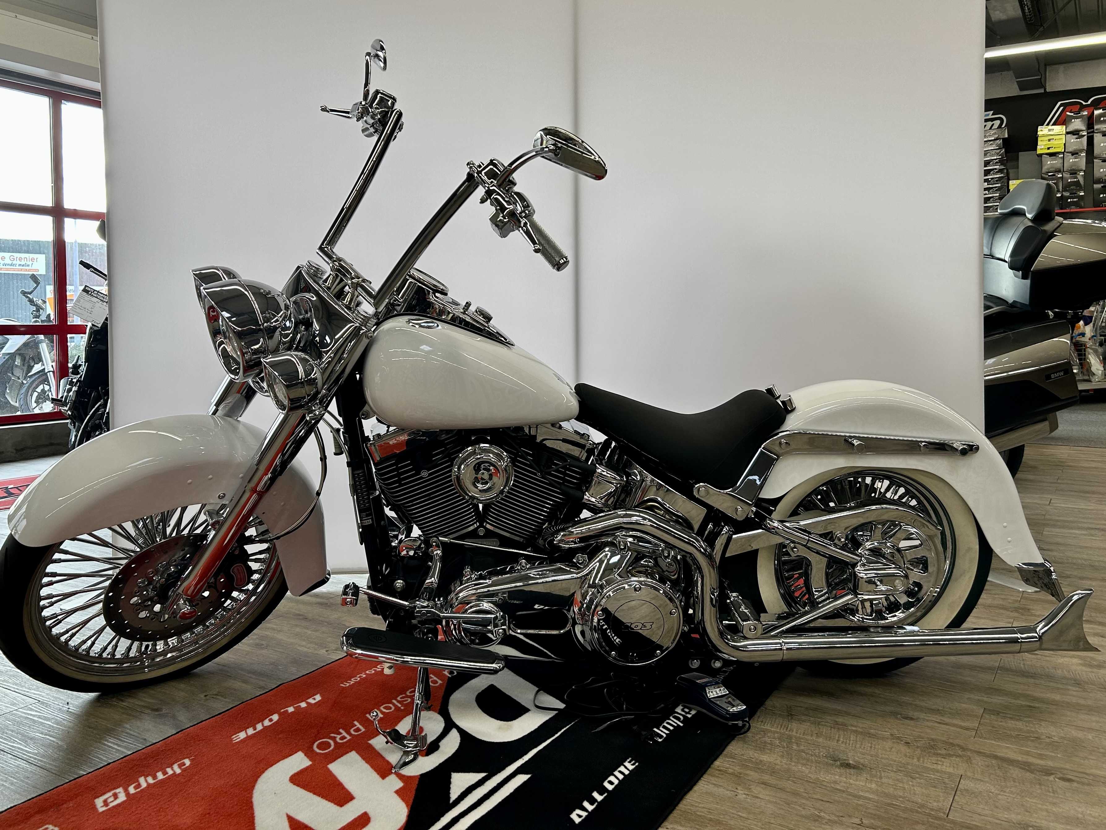 Harley-Davidson FLSTN SOFTAIL DELUXE 2018 HD vue gauche