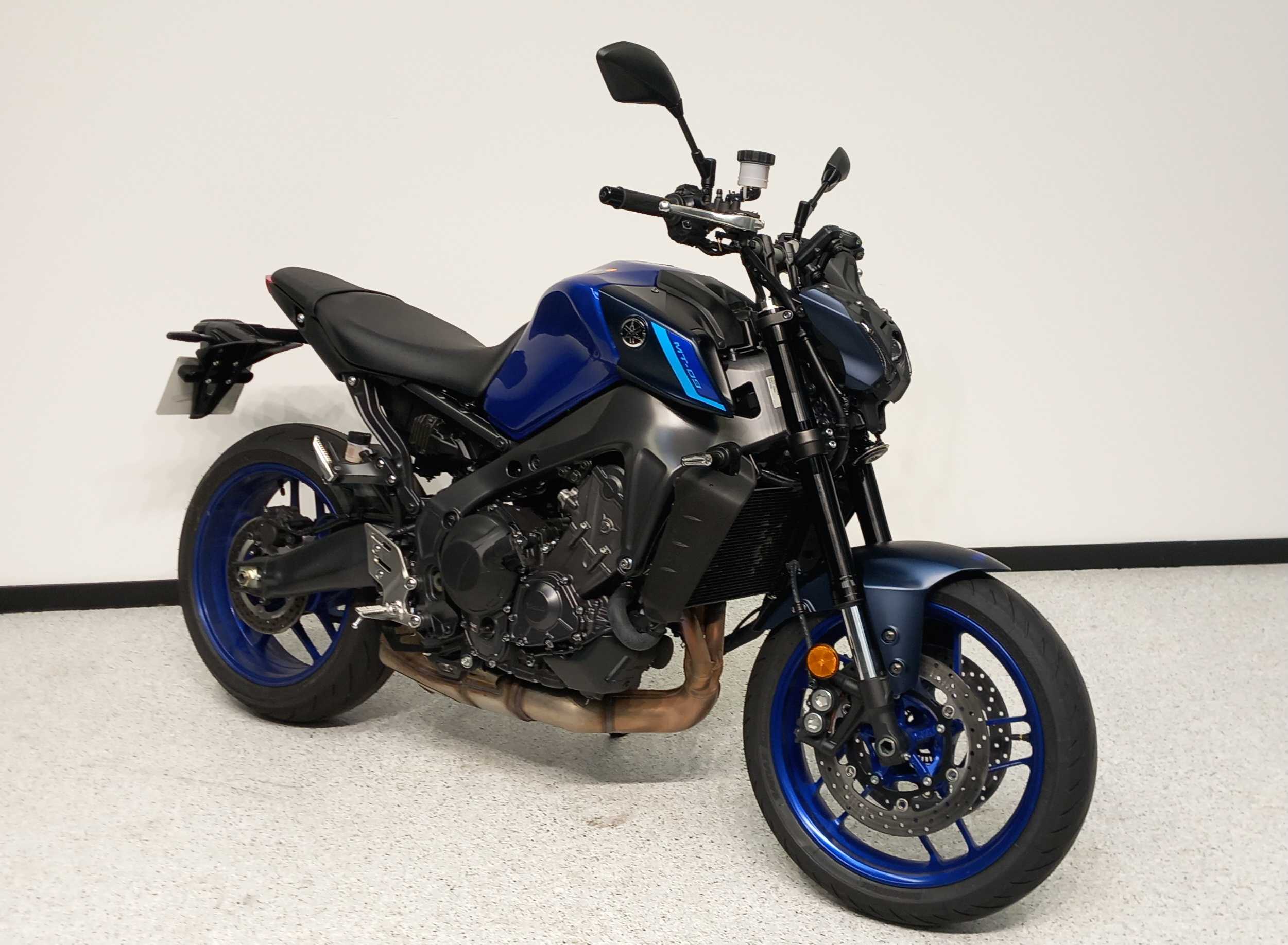 Yamaha MT-09 900 2022 HD vue 3/4 droite