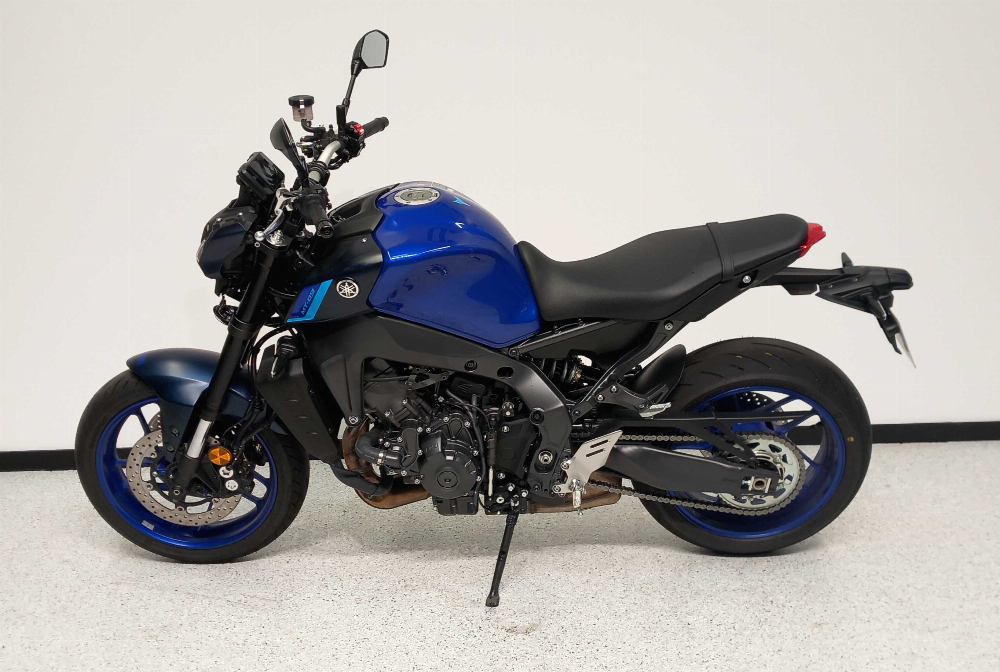 Yamaha MT-09 900 2022 vue gauche