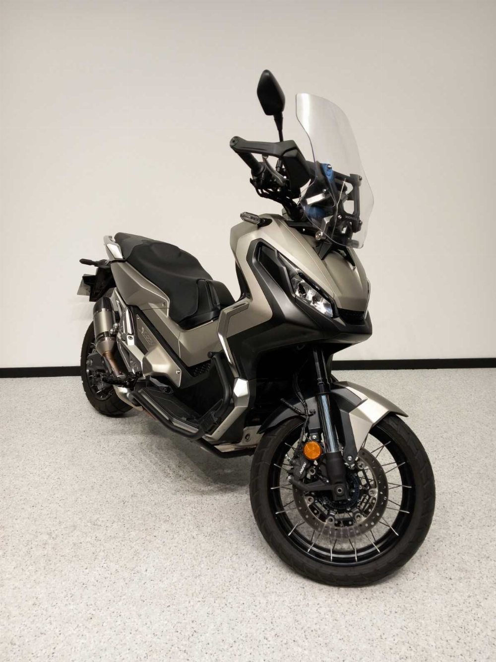 Honda X-ADV 750 2020 vue 3/4 droite