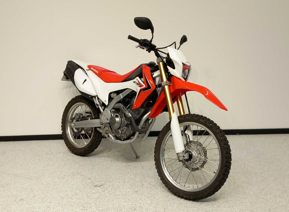 Honda CRF 250 L 2014 vue 3/4 droite