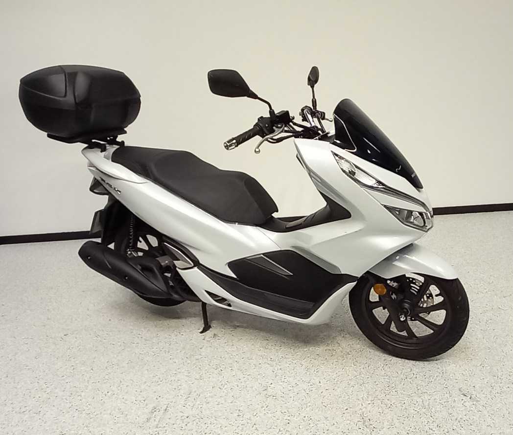 Honda PCX 125 2018 HD vue 3/4 droite