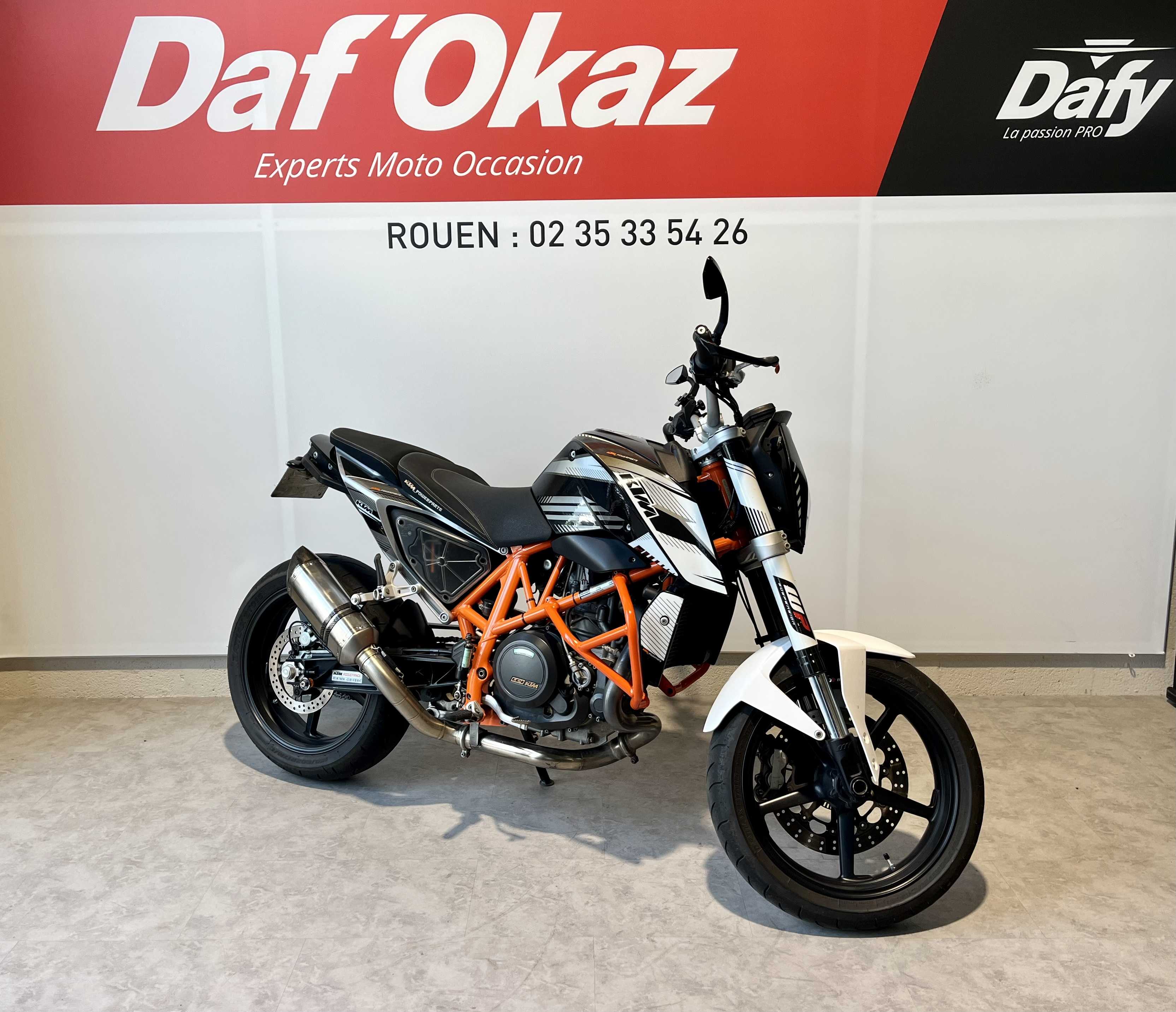 KTM 690 Duke 2013 HD vue 3/4 droite