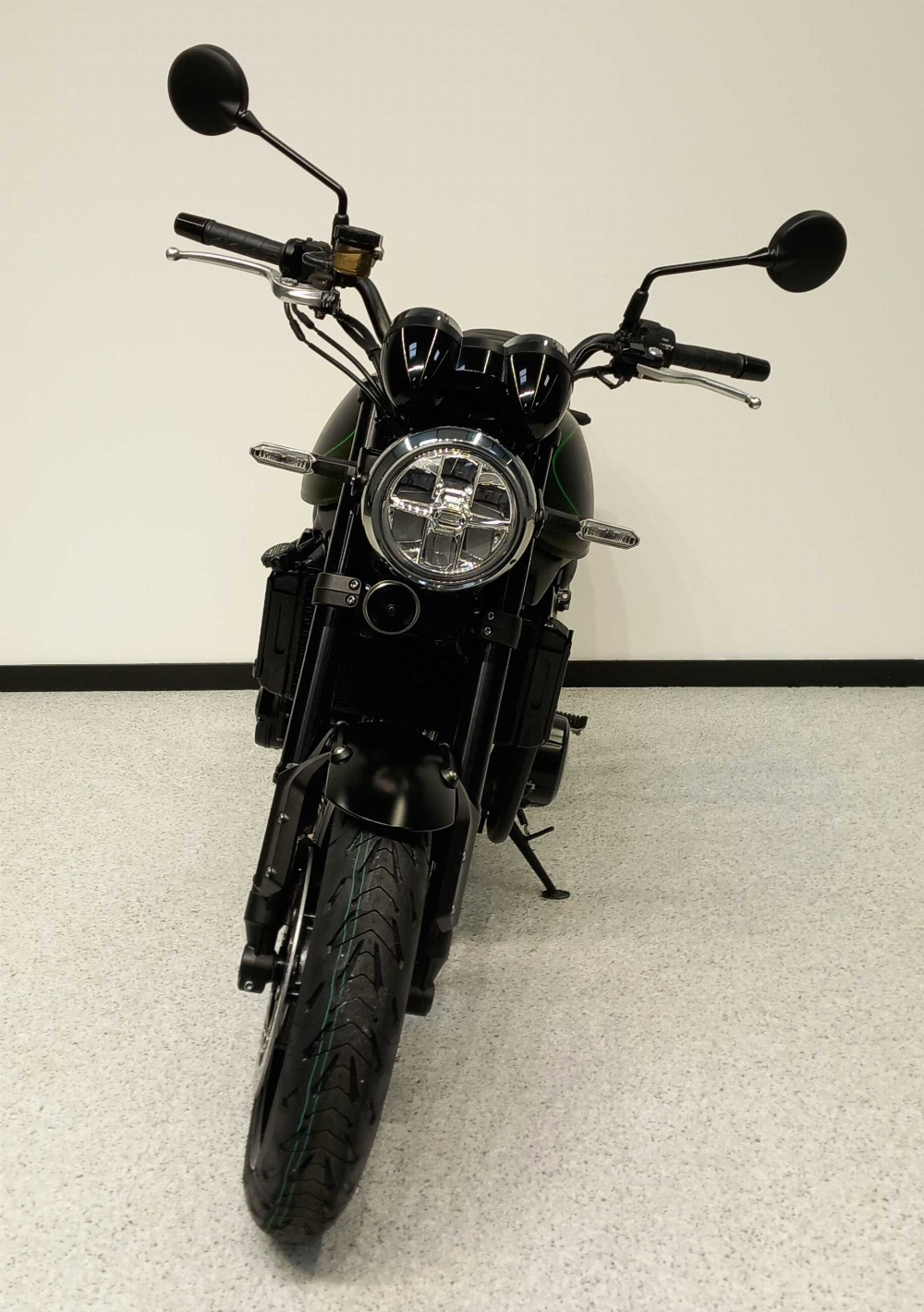 Kawasaki Z 900 RS 2022 vue avant