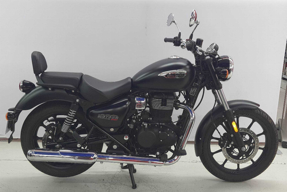 Royal Enfield METEOR 350CC "STELLAR BLACK" 2021 vue gauche