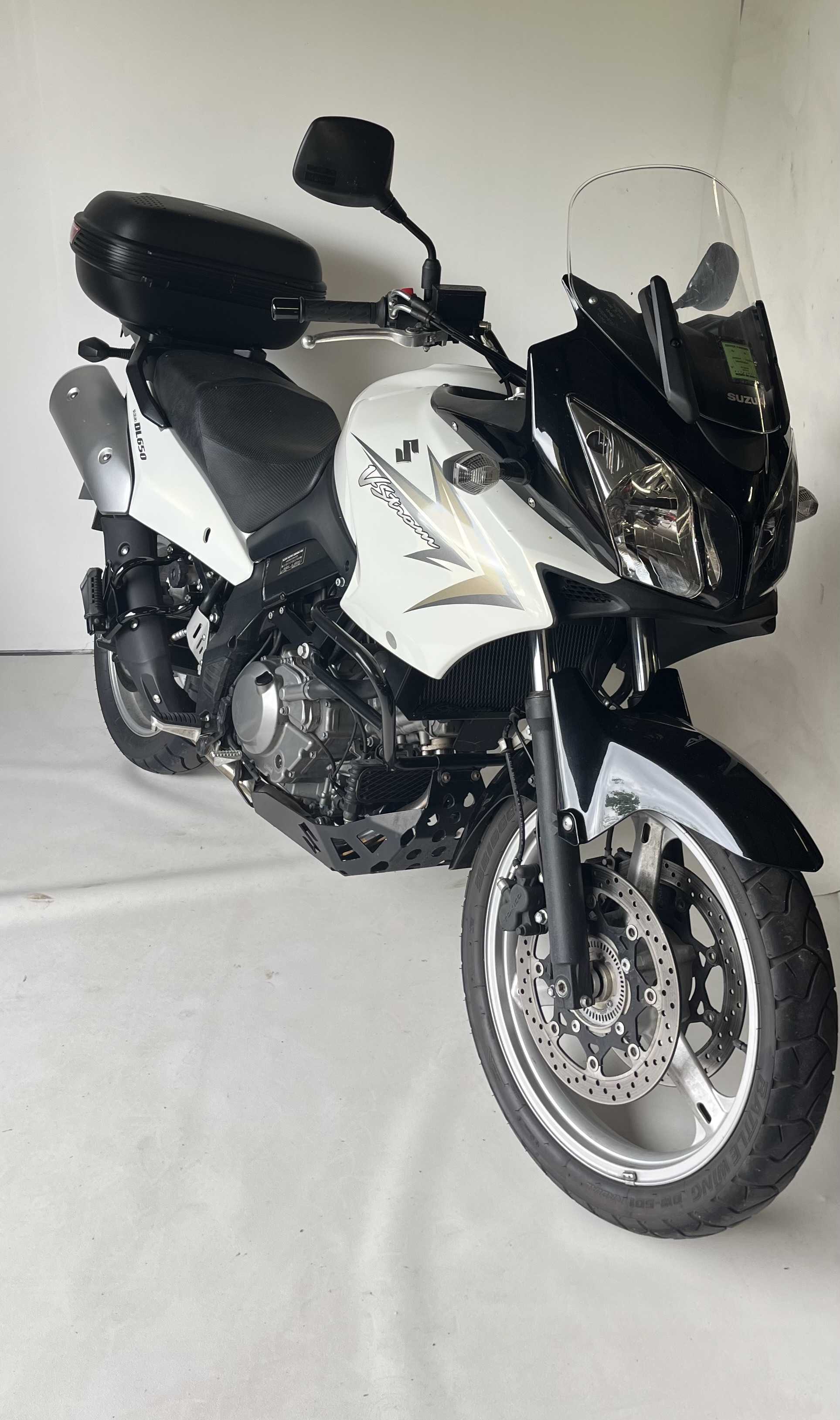 Suzuki DL 650 V-Strom ABS 2011 HD vue 3/4 droite