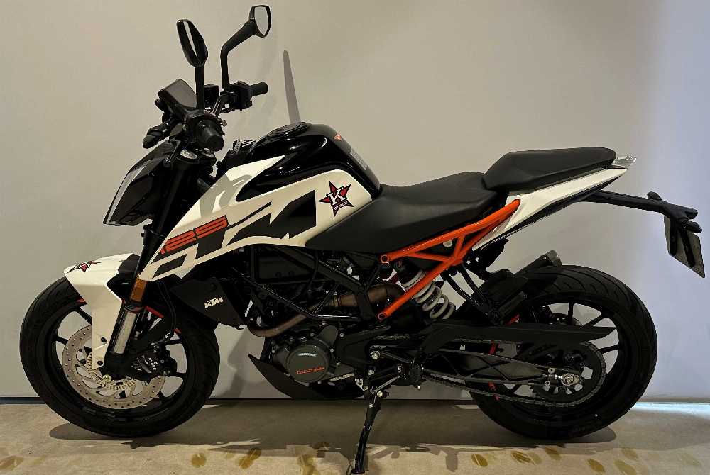 KTM 125 Duke 2017 vue gauche