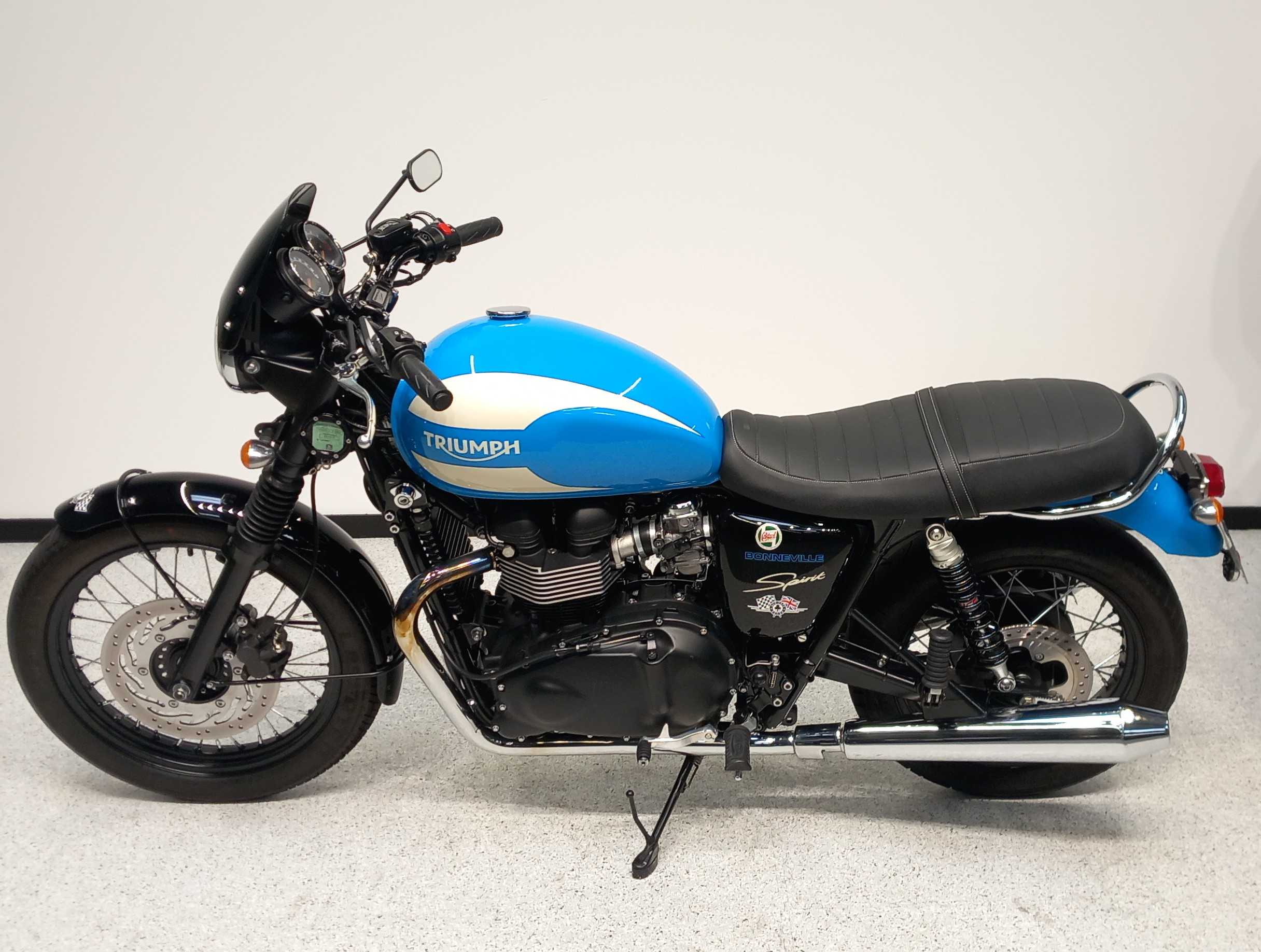 Triumph 865 Bonneville T100 2015 HD vue gauche