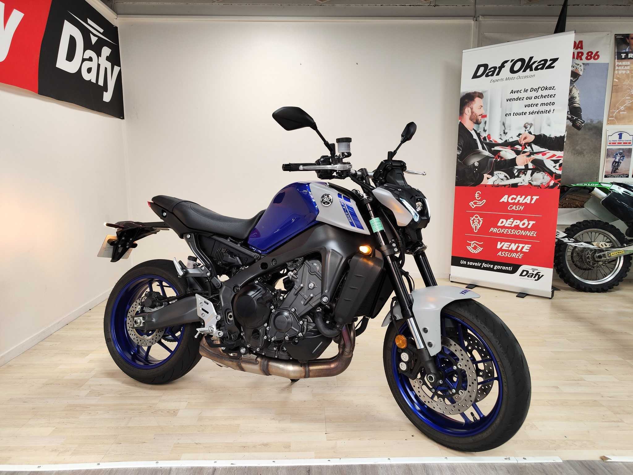 Yamaha MT-09 900 2021 HD vue 3/4 droite