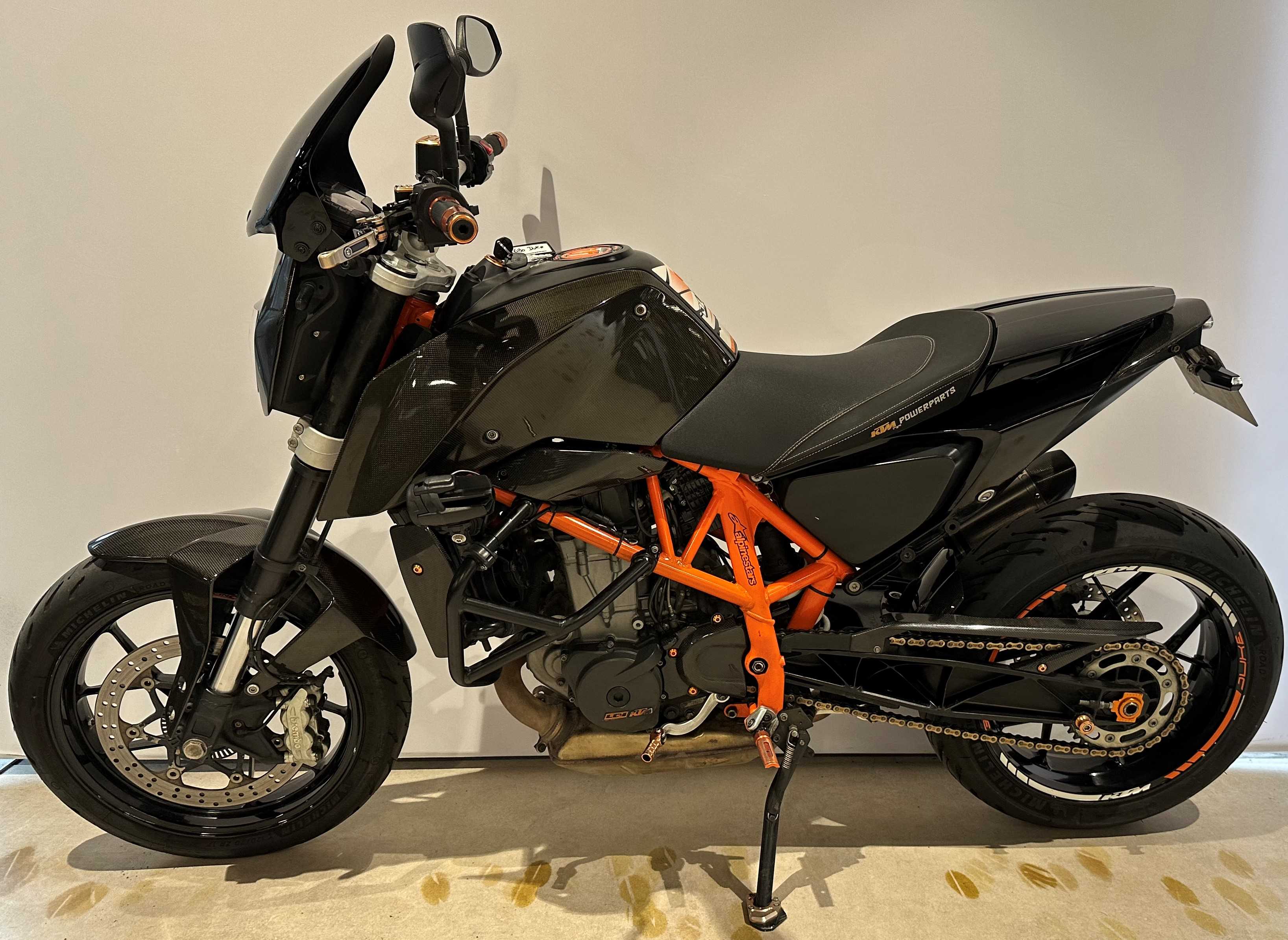 KTM 690 Duke 2015 HD vue gauche