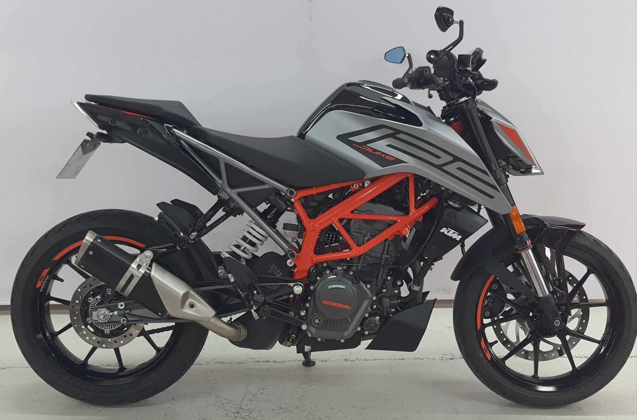 KTM 125 Duke 2021 HD vue gauche