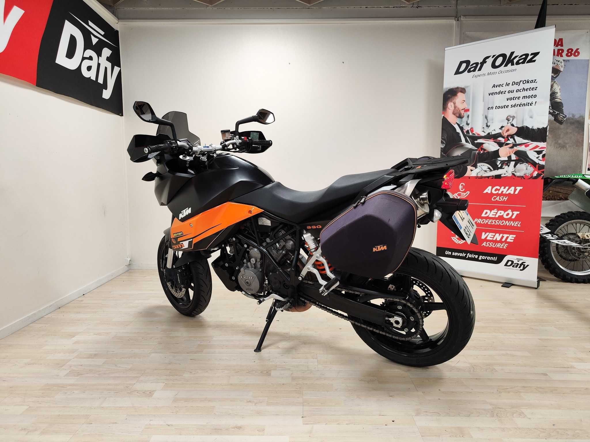 KTM 990 Supermoto 2010 HD vue arrière