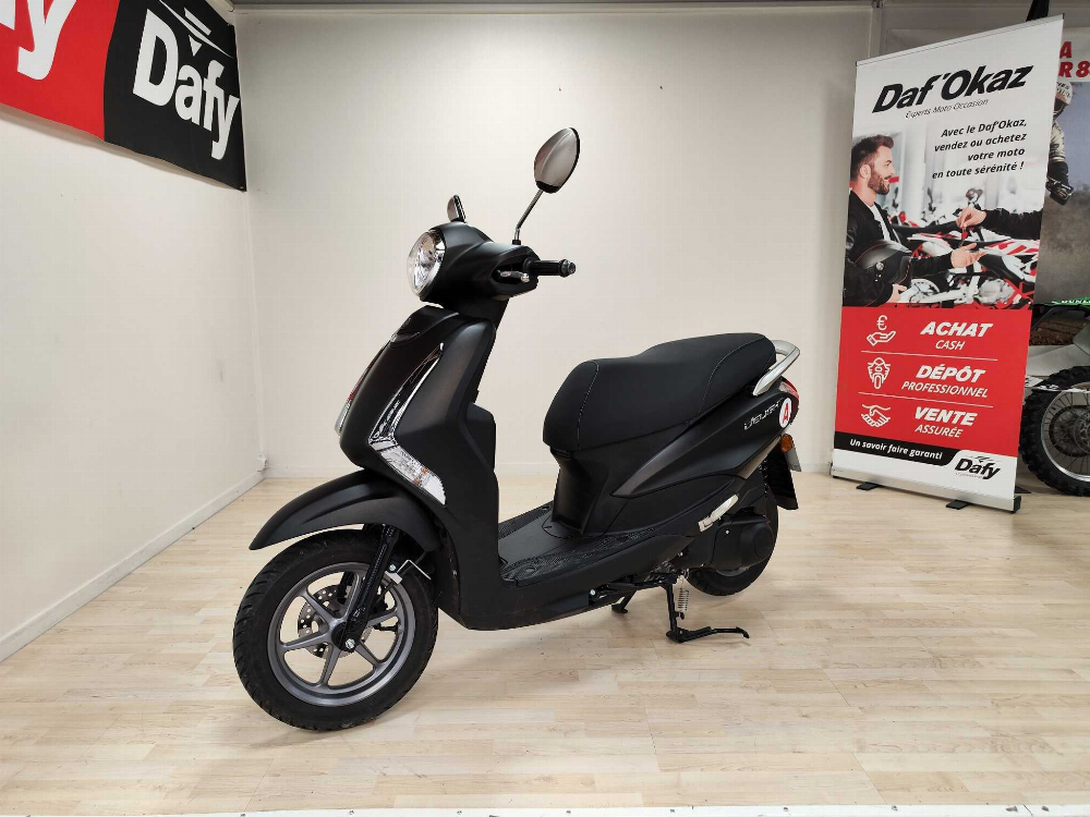 Yamaha LTS 125 C D'elight 2022 vue avant