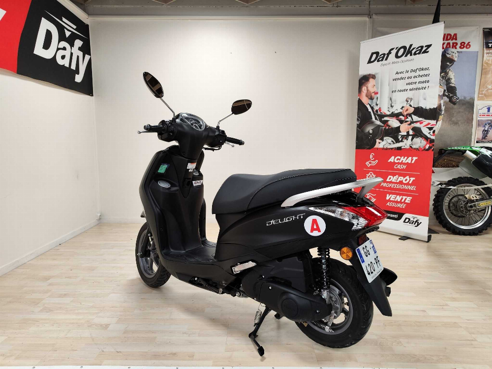 Yamaha LTS 125 C D'elight 2022 vue arrière