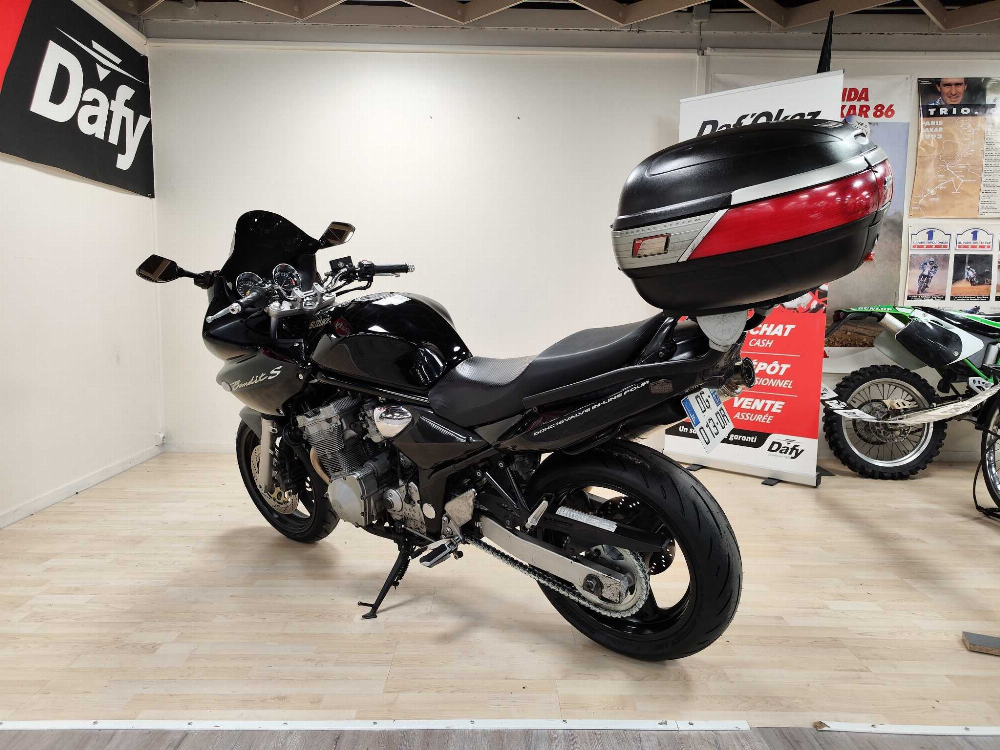 Suzuki GSF 600 S Bandit 2000 vue arrière