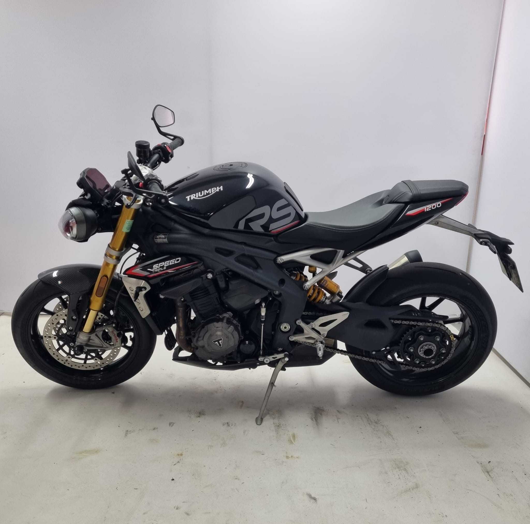 Triumph 1200 Speed Triple RS 2021 HD vue gauche