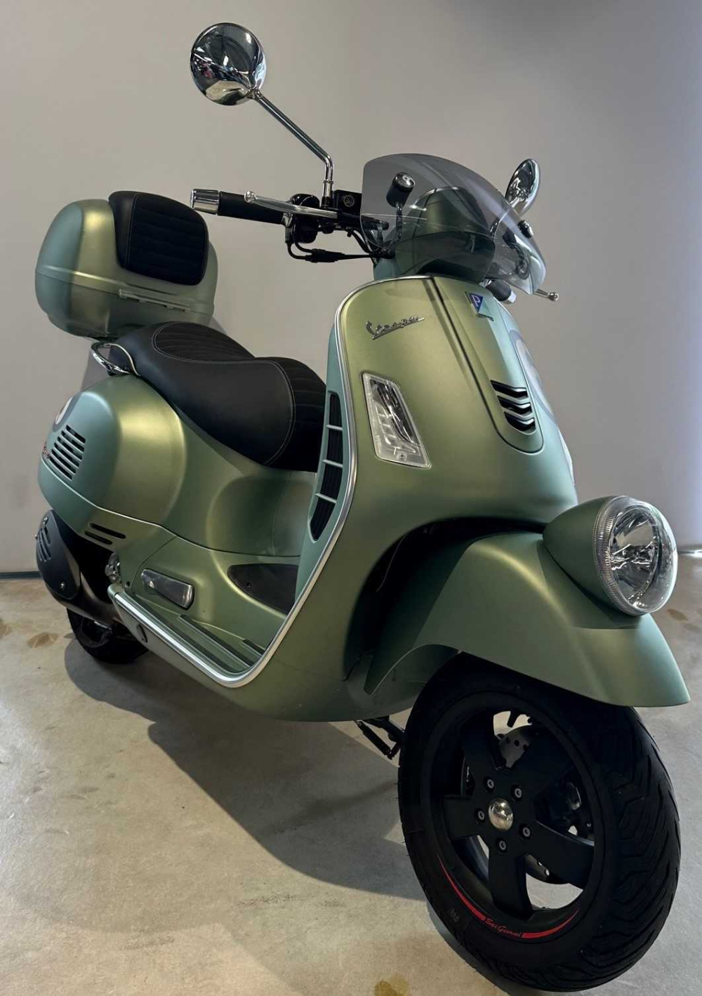 Piaggio Vespa 300 Sei Gionni 2018 vue 3/4 droite