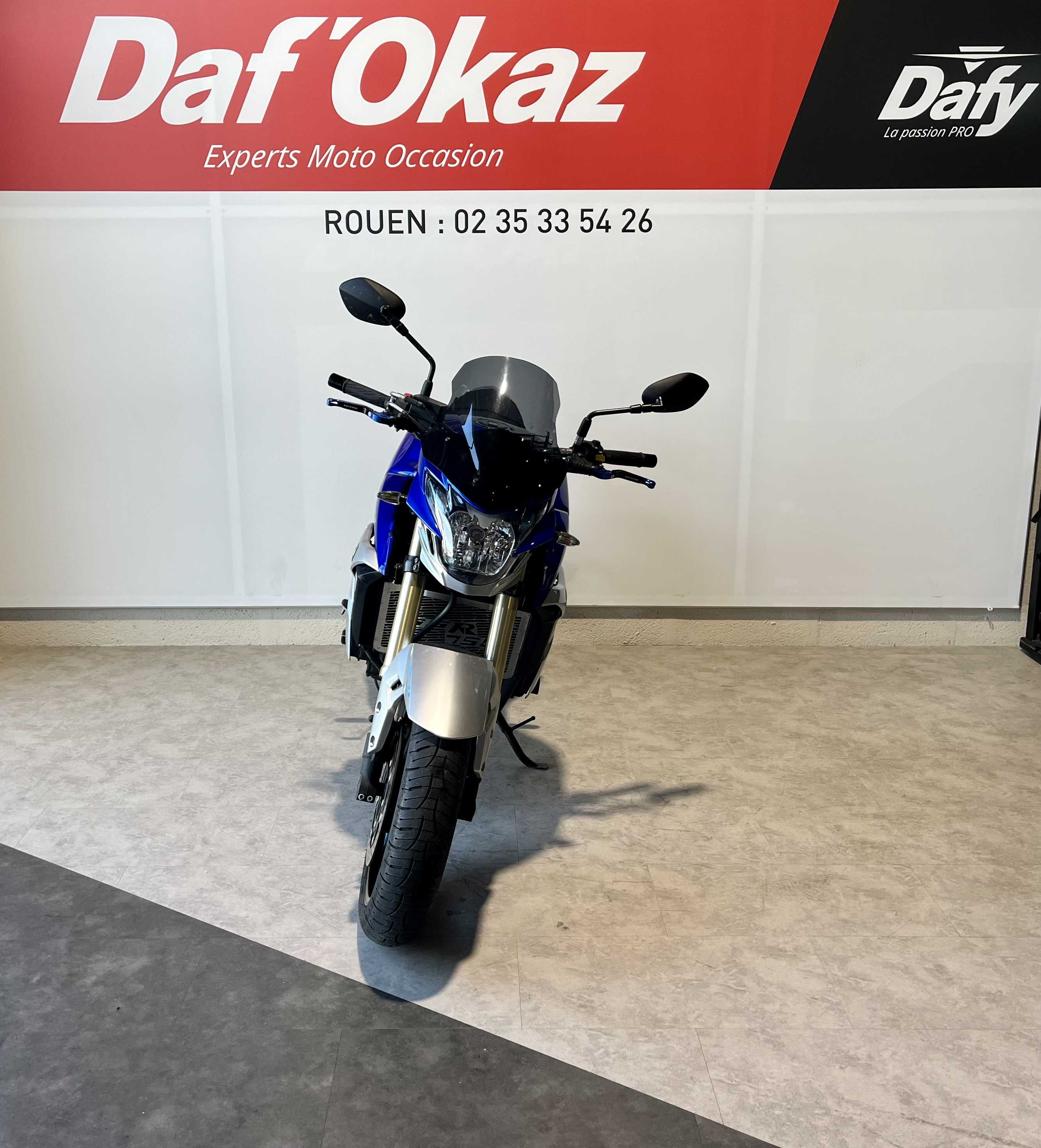 Suzuki GSR 750 2014 HD vue avant