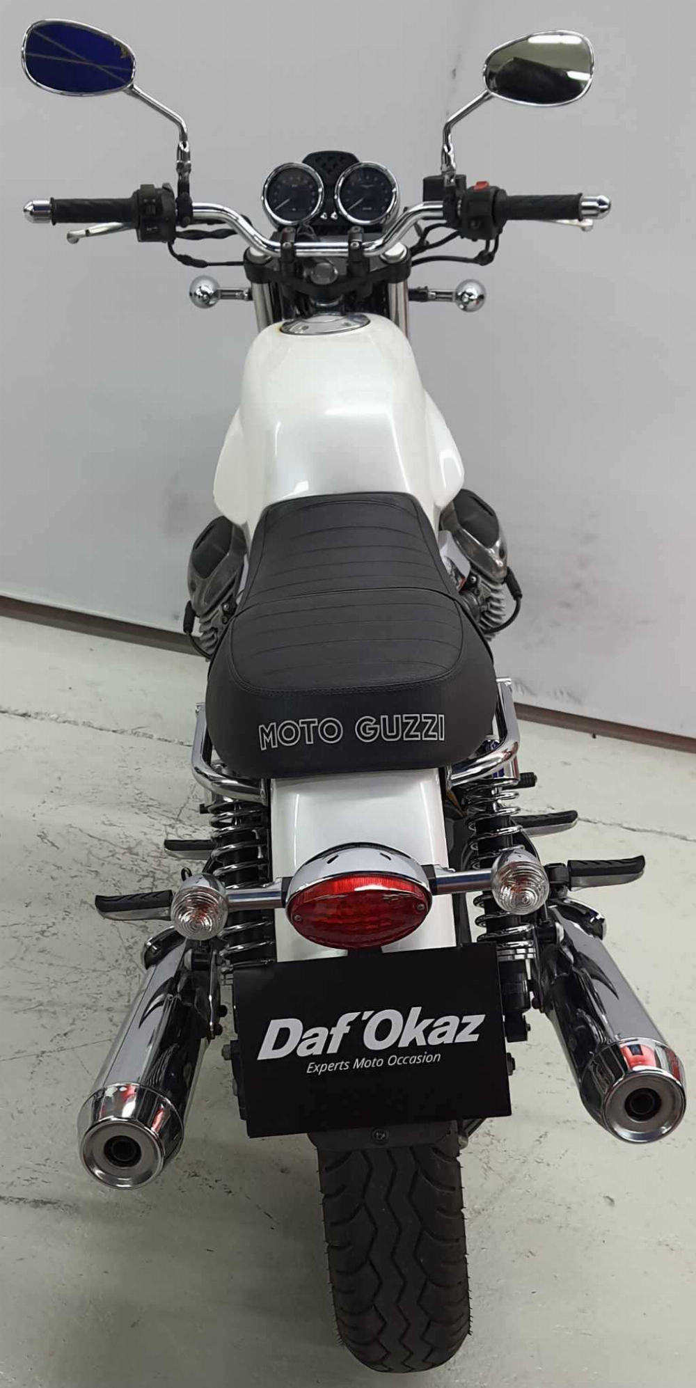 Moto Guzzi V7 CLASSIC 2009 vue arrière