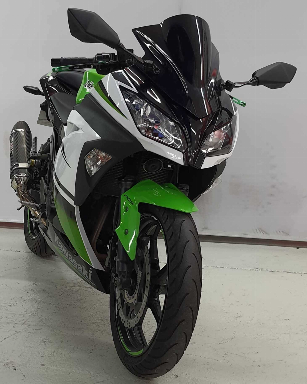 Kawasaki EX 300 Ninja R Special Edition ABS 2014 vue 3/4 droite