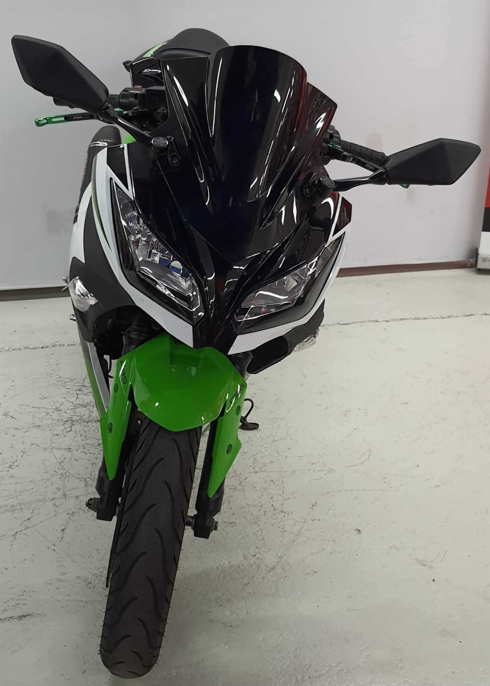 Kawasaki EX 300 Ninja R Special Edition ABS 2014 vue avant