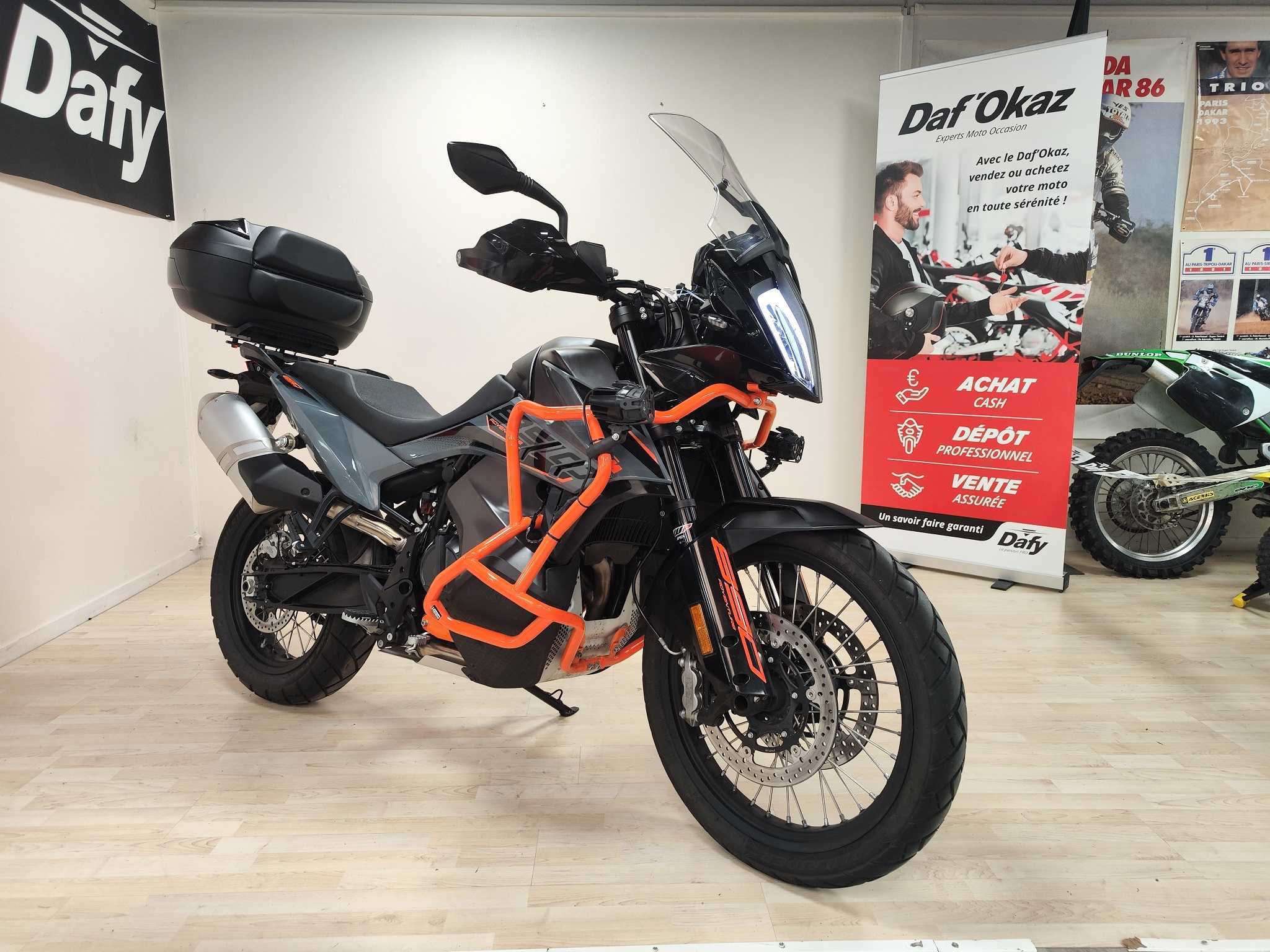 KTM 890 Adventure 2021 HD vue 3/4 droite