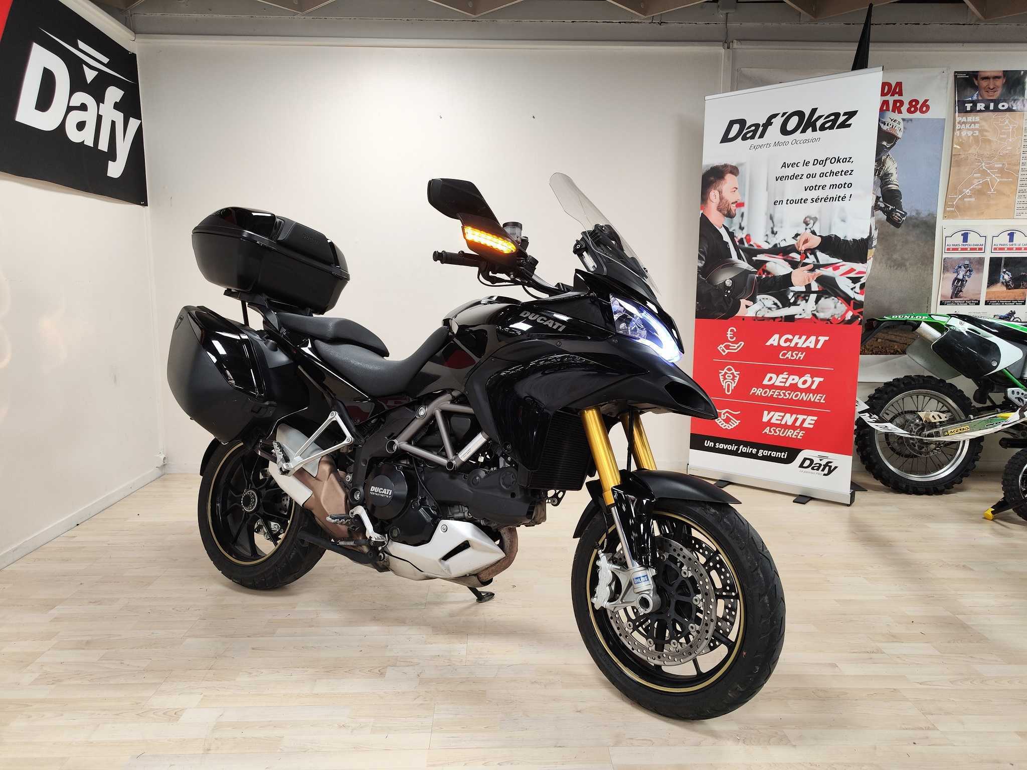 Ducati 1200 Multistrada S Touring 2010 HD vue 3/4 droite