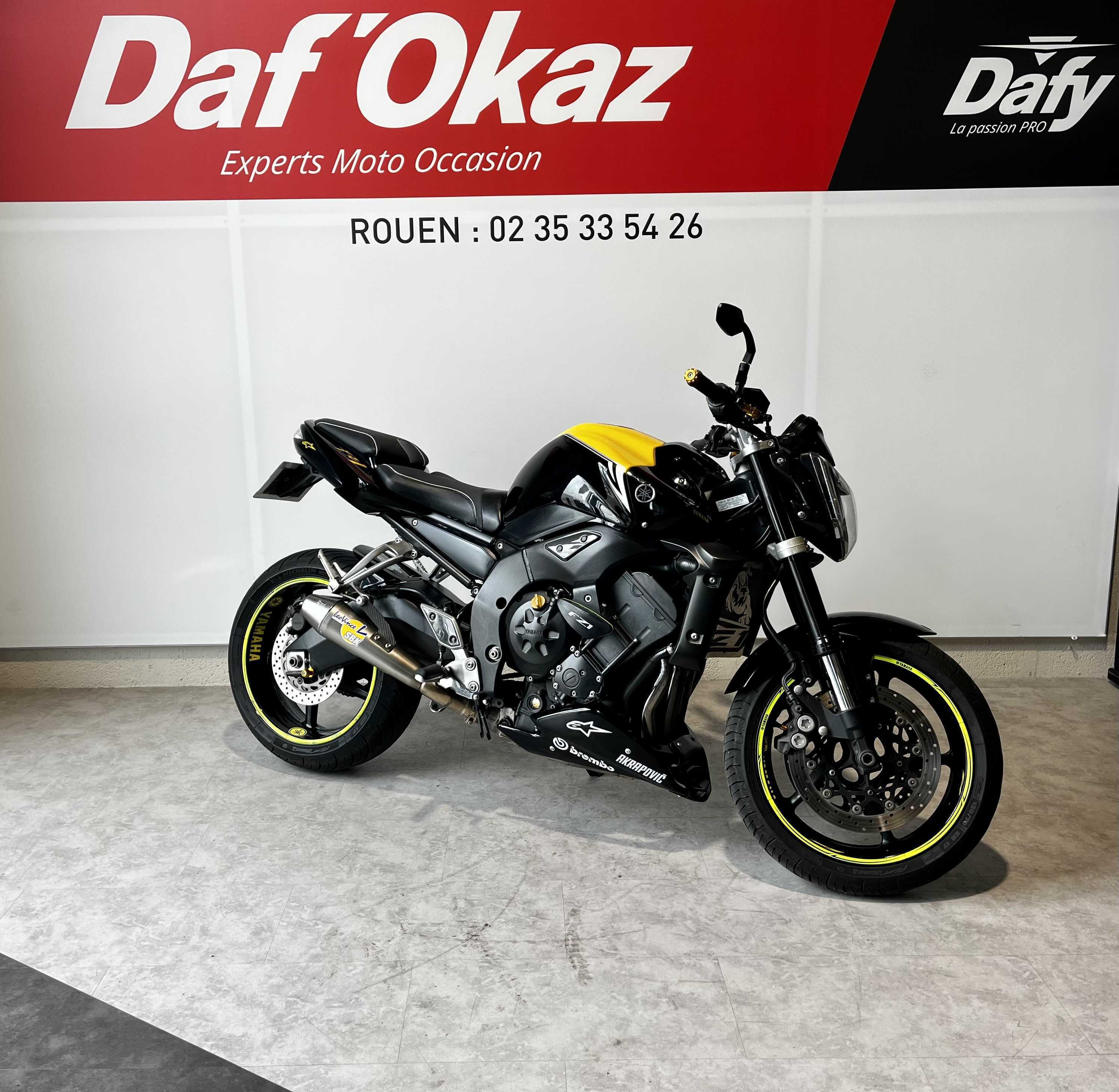 Yamaha FZ1 N 2009 HD vue 3/4 droite