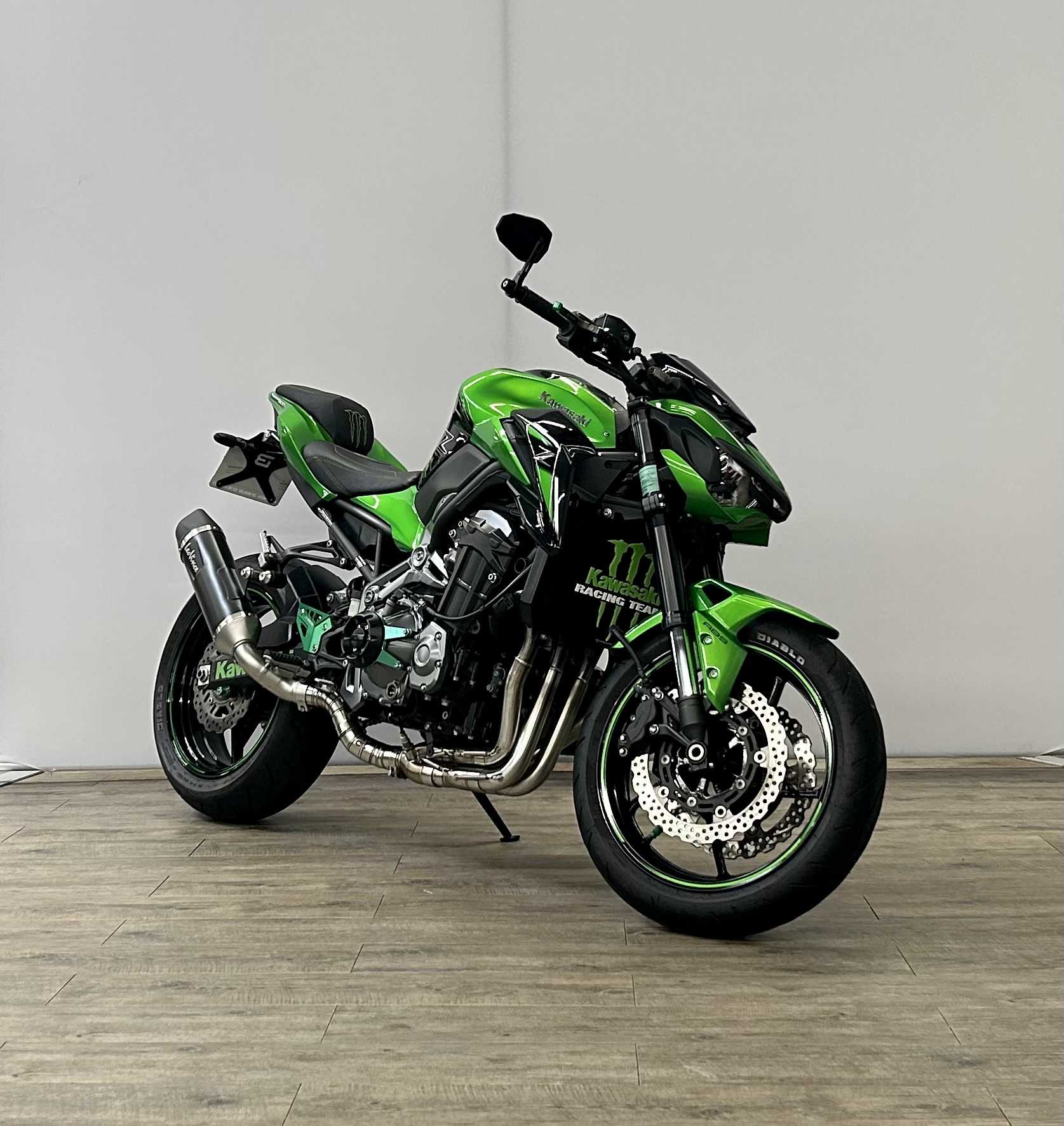 Kawasaki Z 900 Performance 2018 HD vue 3/4 droite